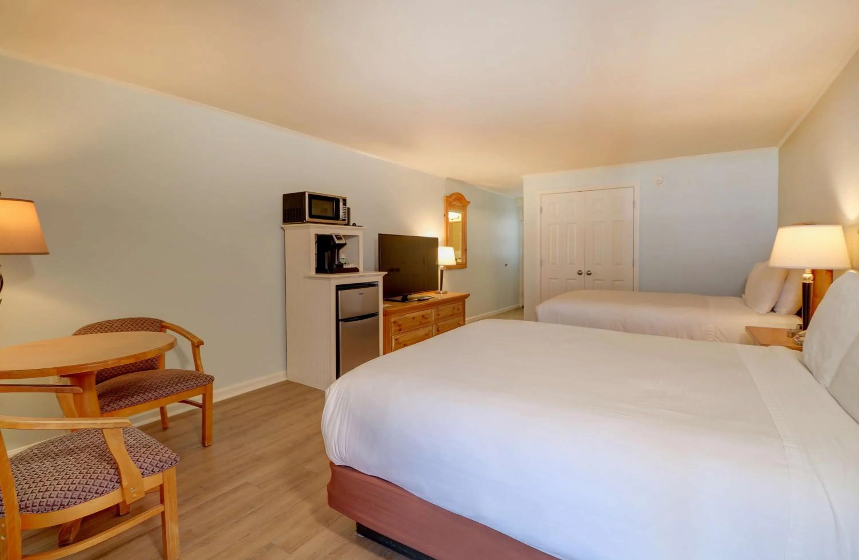 Bedroom, Bed in Norseman Resort on the Beach