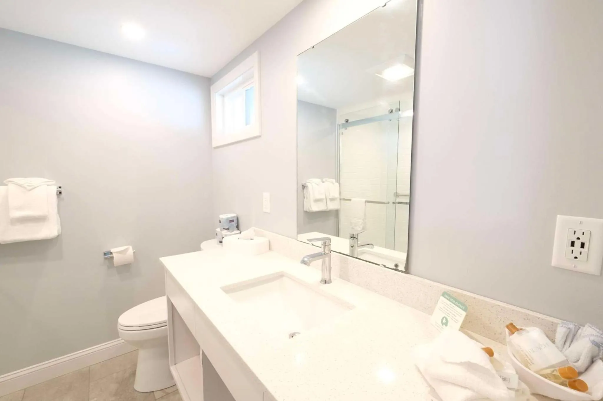 Bathroom in Norseman Resort on the Beach