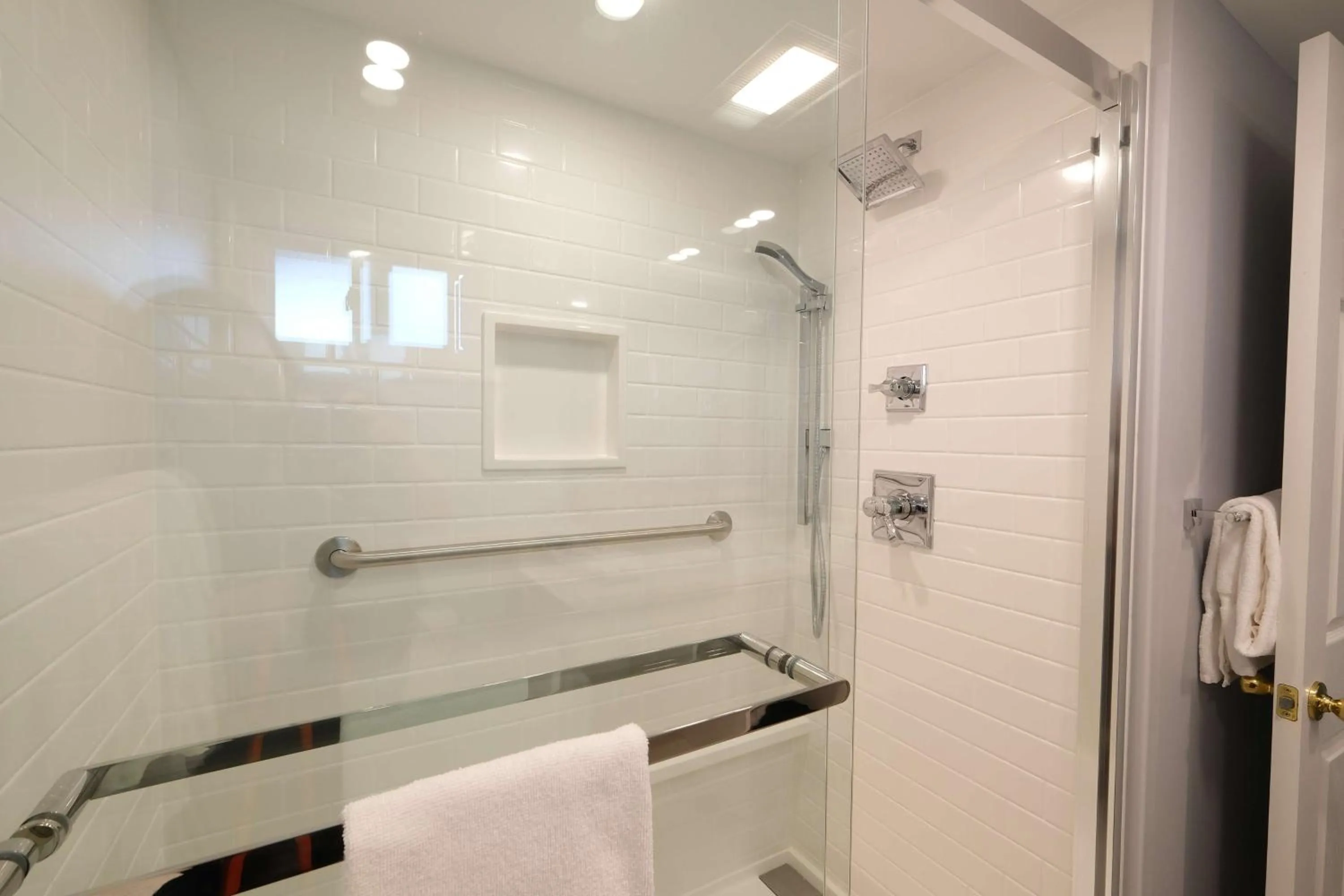 Bathroom in Norseman Resort on the Beach