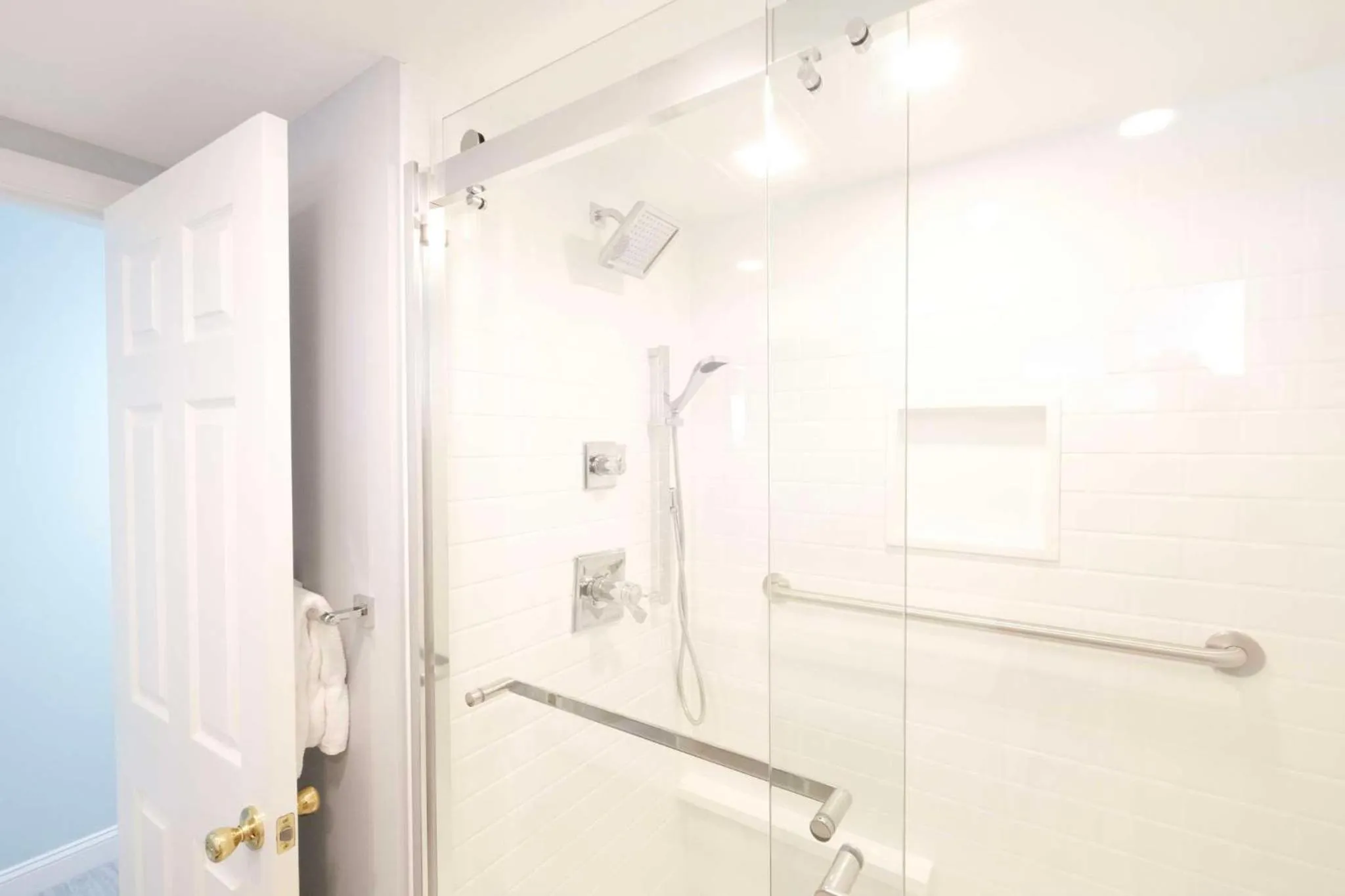 Bathroom in Norseman Resort on the Beach