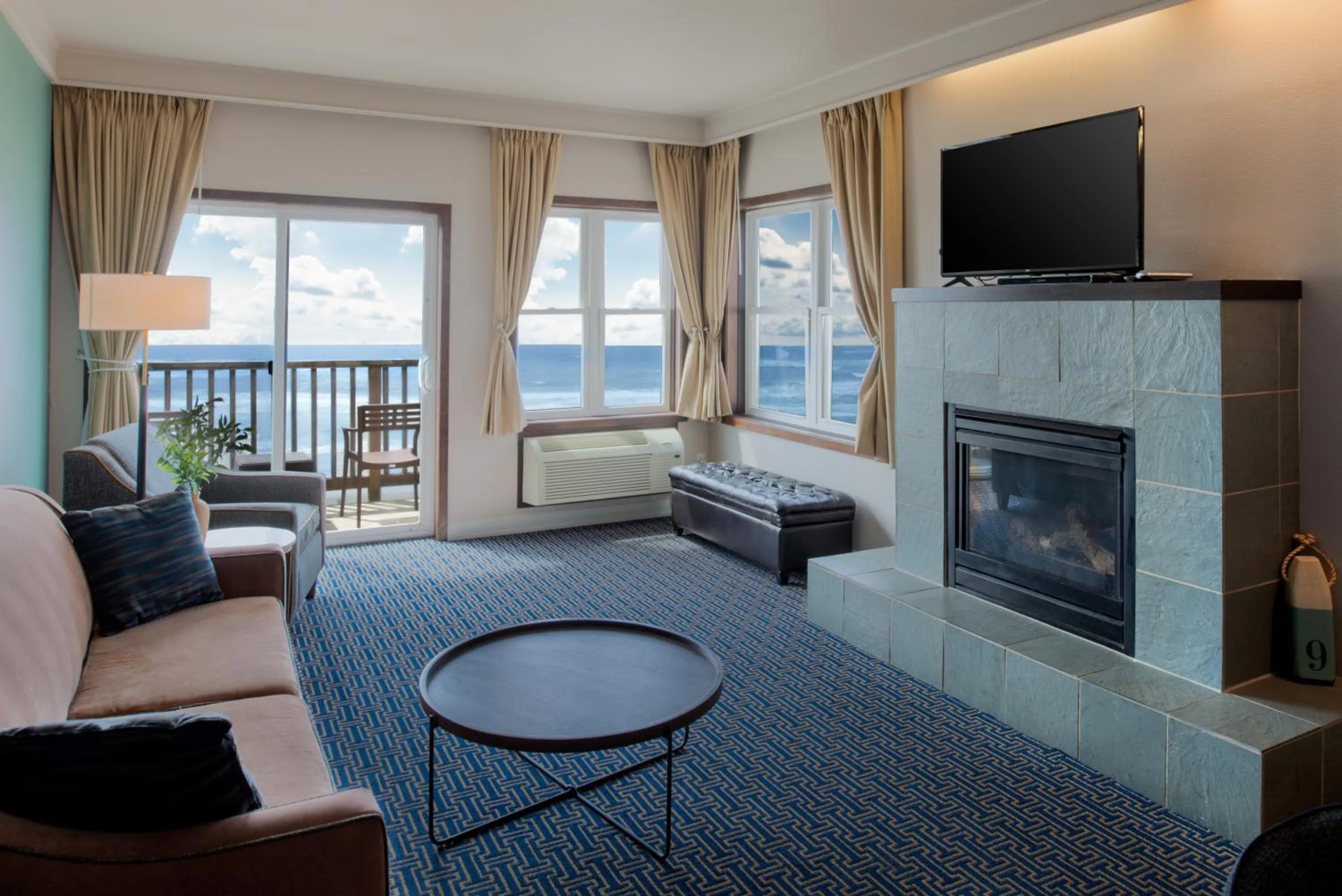 Living room in Inn at Nye Beach