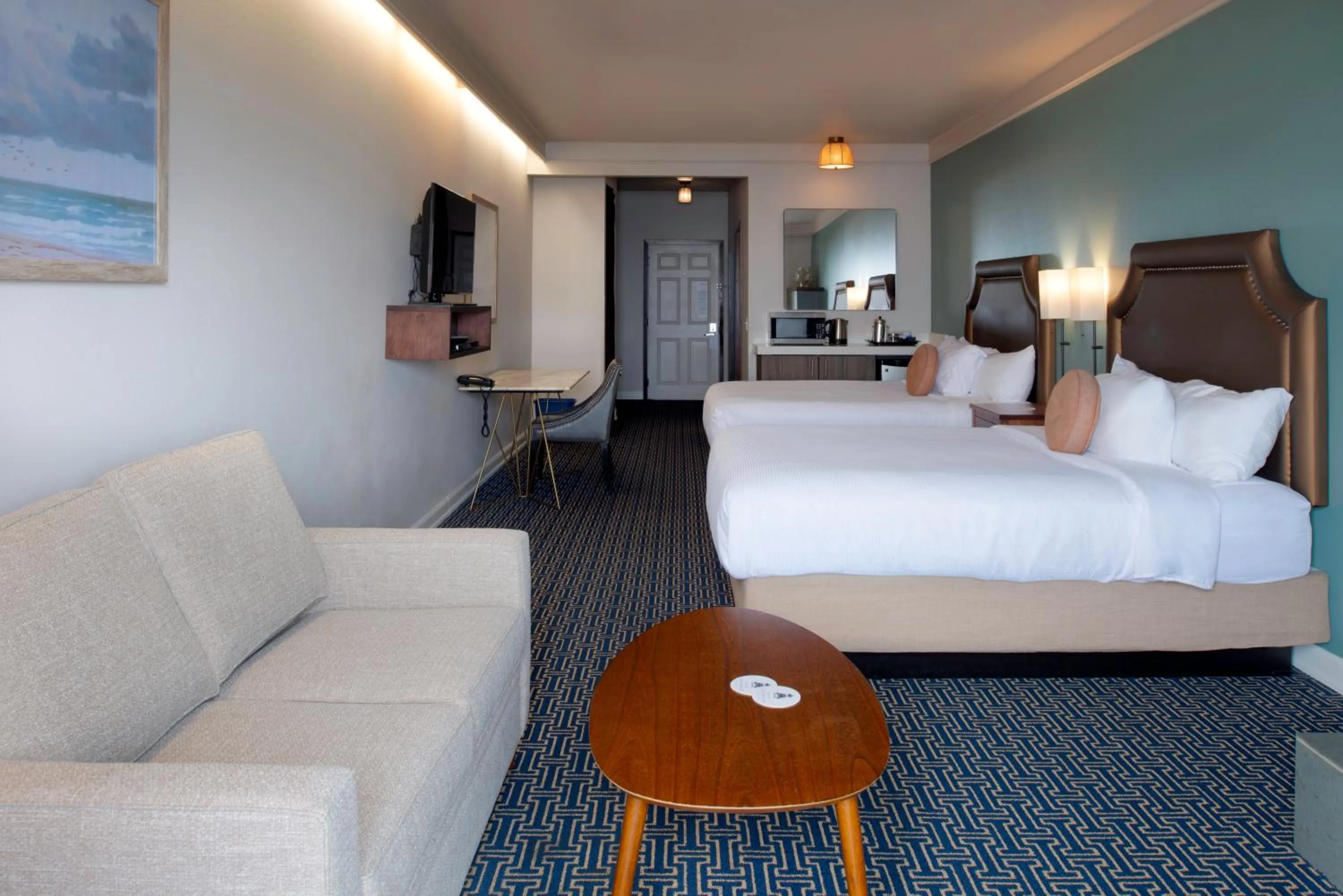 Bed in Inn at Nye Beach