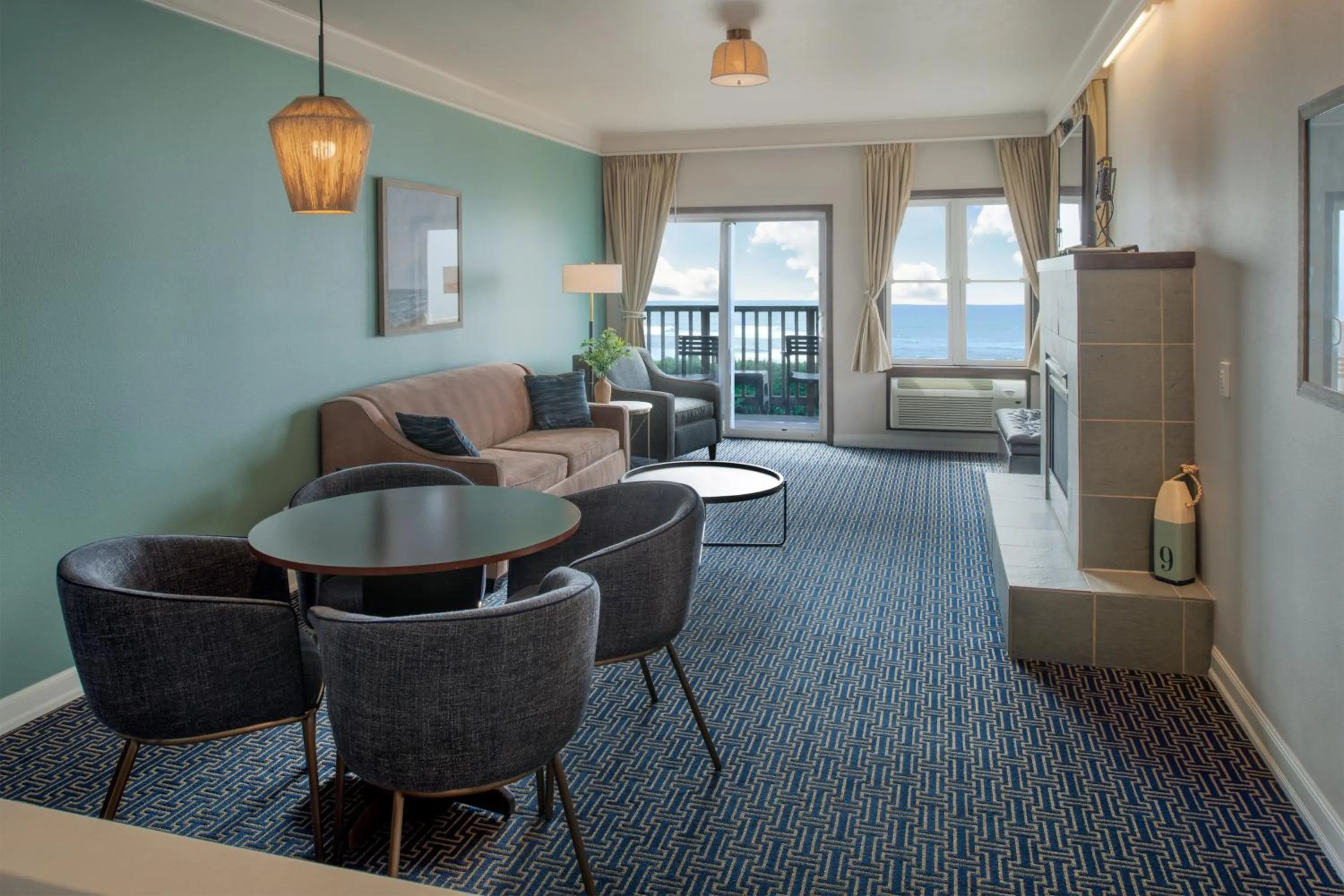 Living room in Inn at Nye Beach