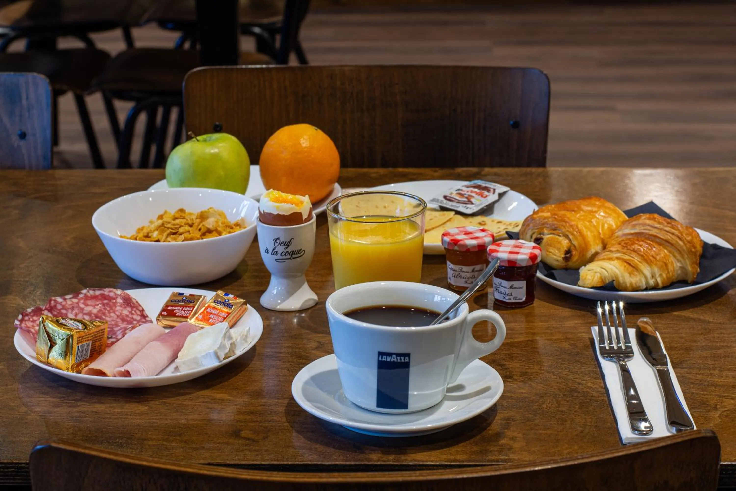 Continental breakfast in Grand Hôtel De La Seine