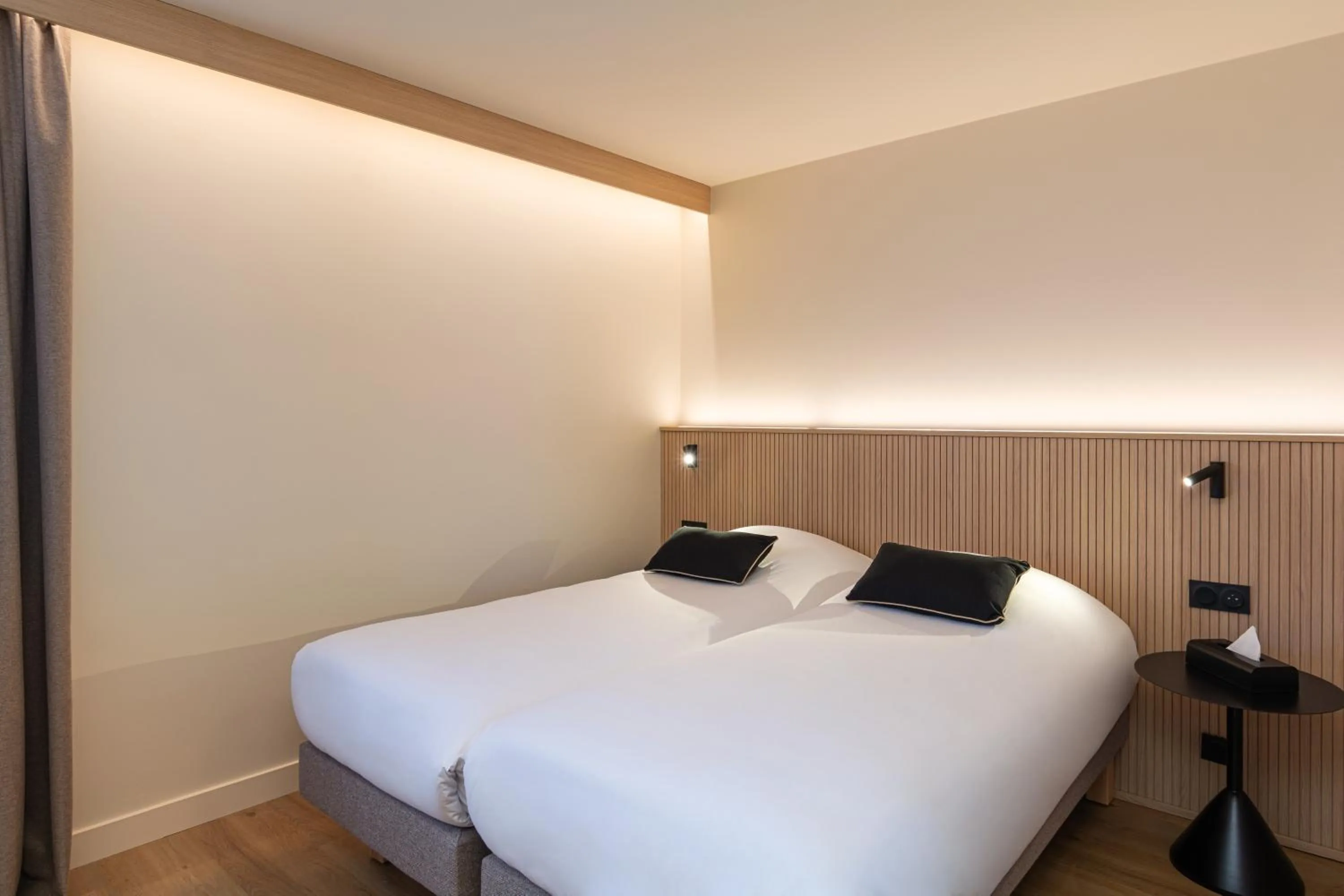 Bedroom, Bed in Grand Hôtel De La Seine