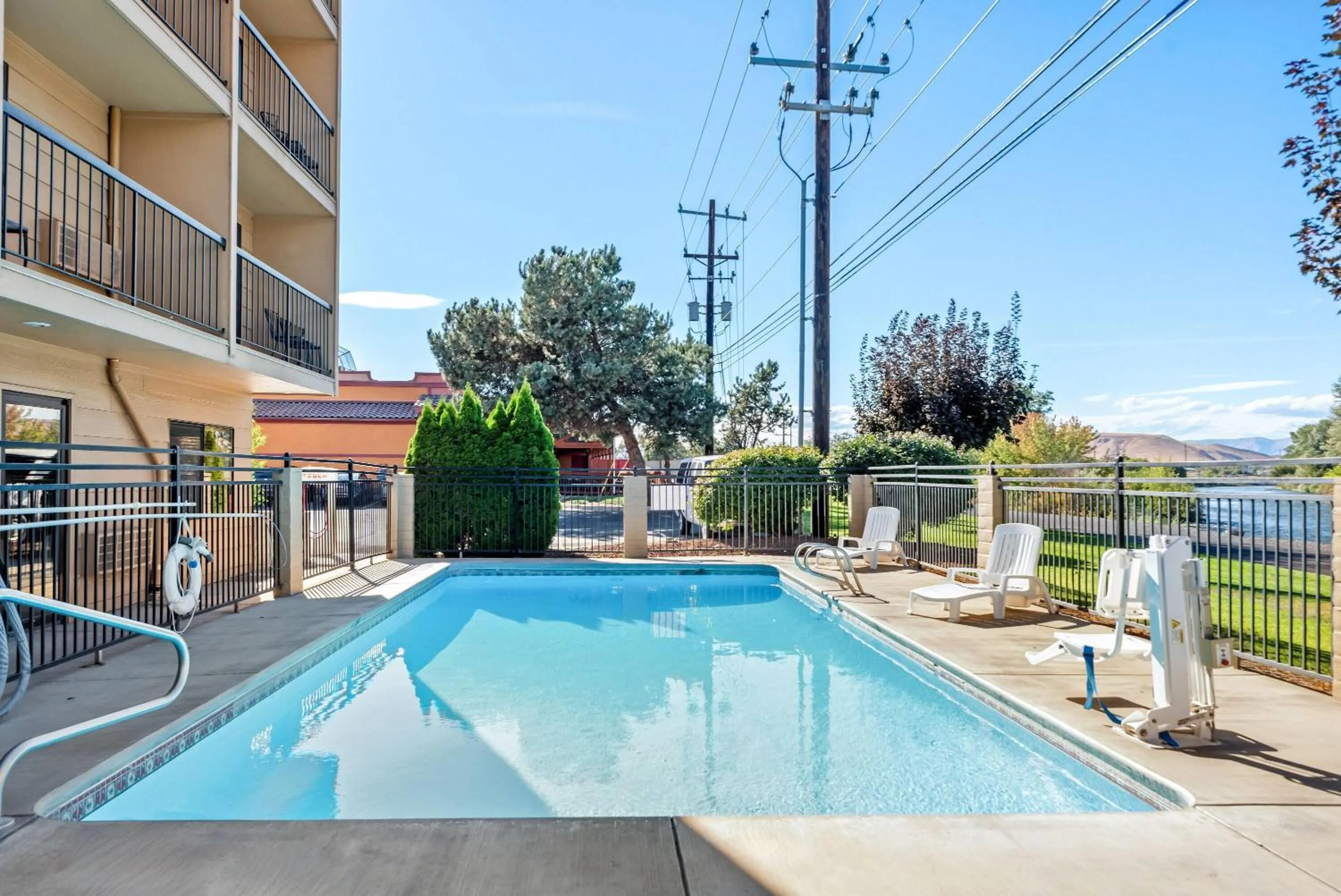 Pool view in Baymont by Wyndham Yakima Riverfront
