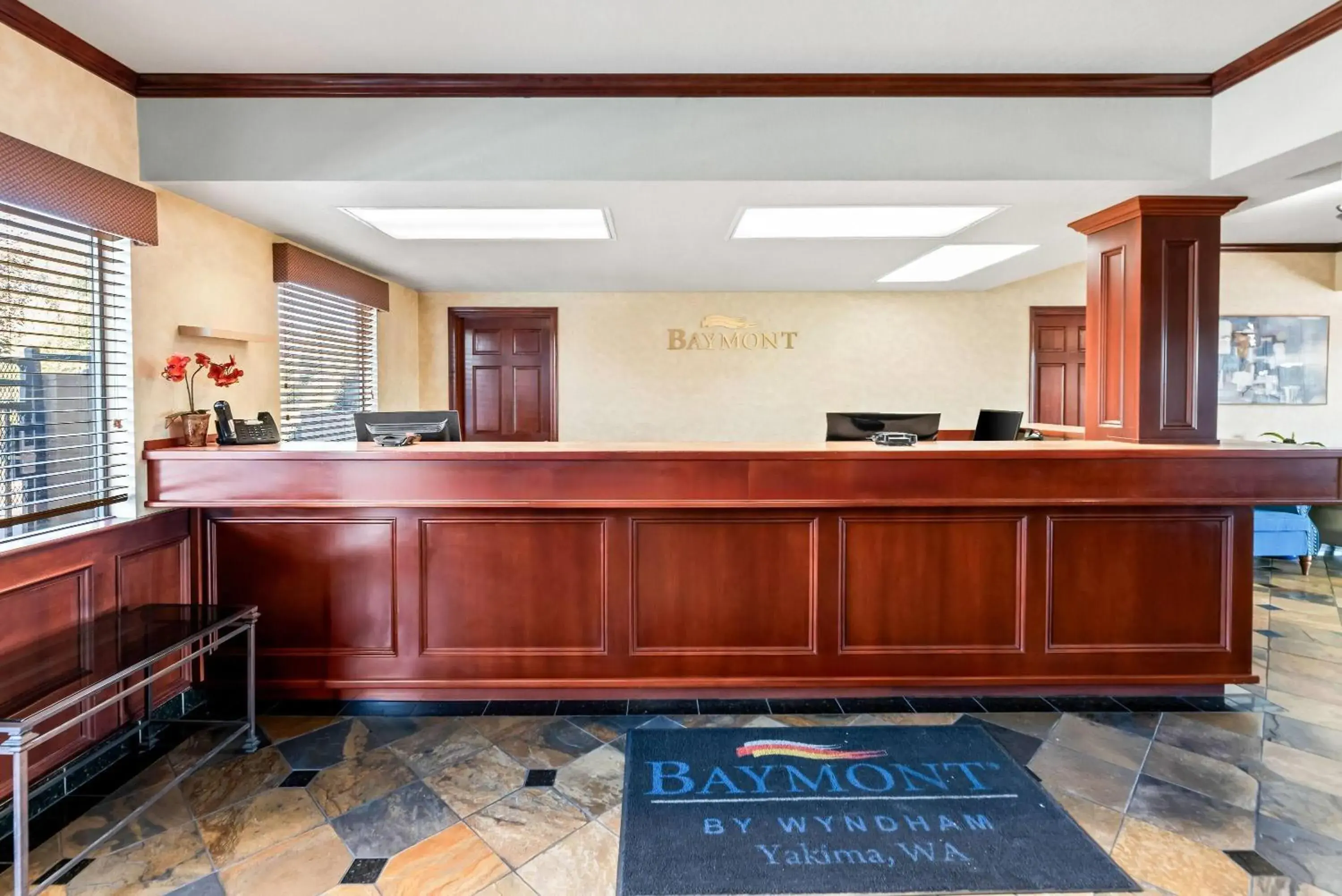 Lobby or reception in Baymont by Wyndham Yakima Riverfront Lobby or reception in Baymont by Wyndham Yakima Riverfront