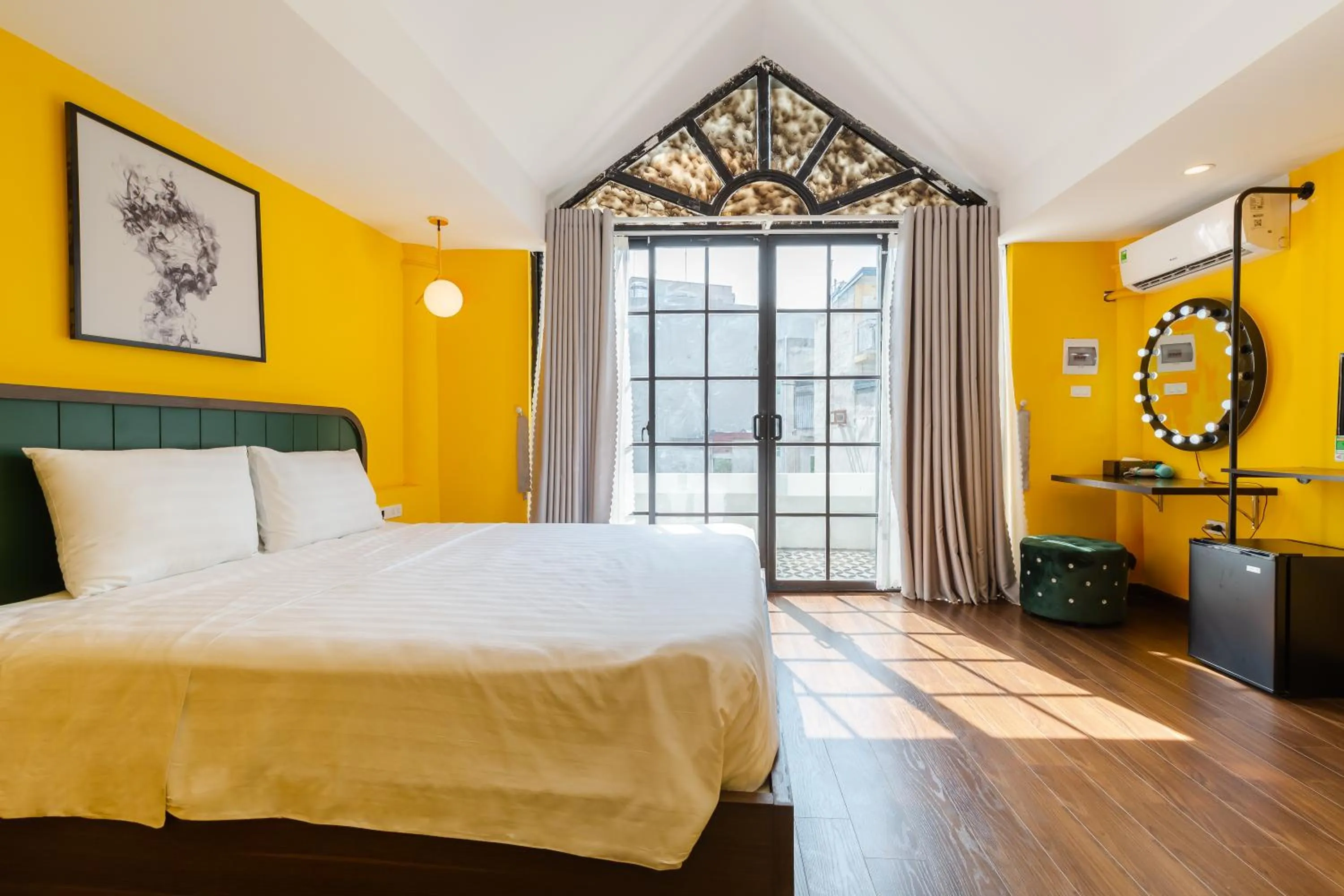 Bed in The Poppy Villa & Hotel