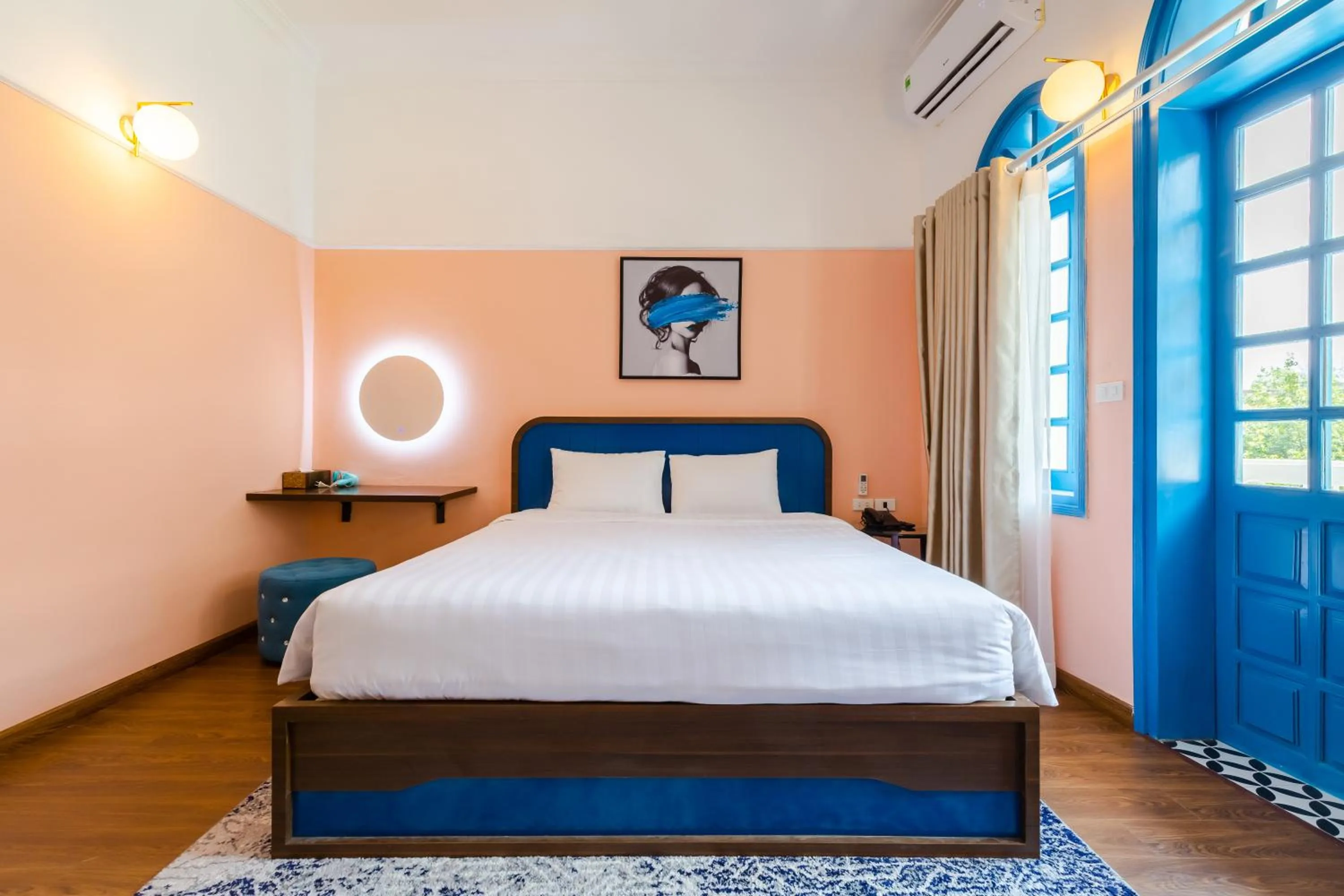 Bed in The Poppy Villa & Hotel