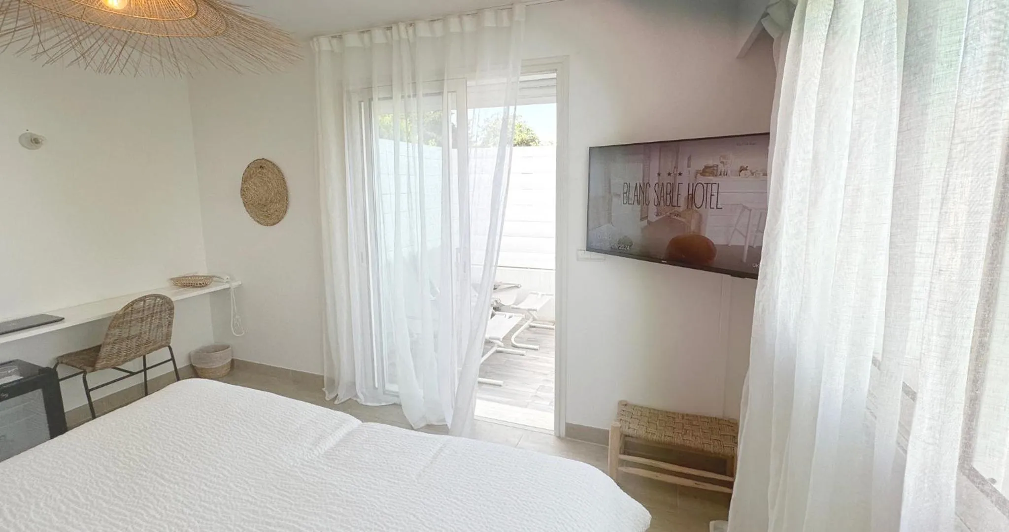 Bed in Blanc Sable Hôtel