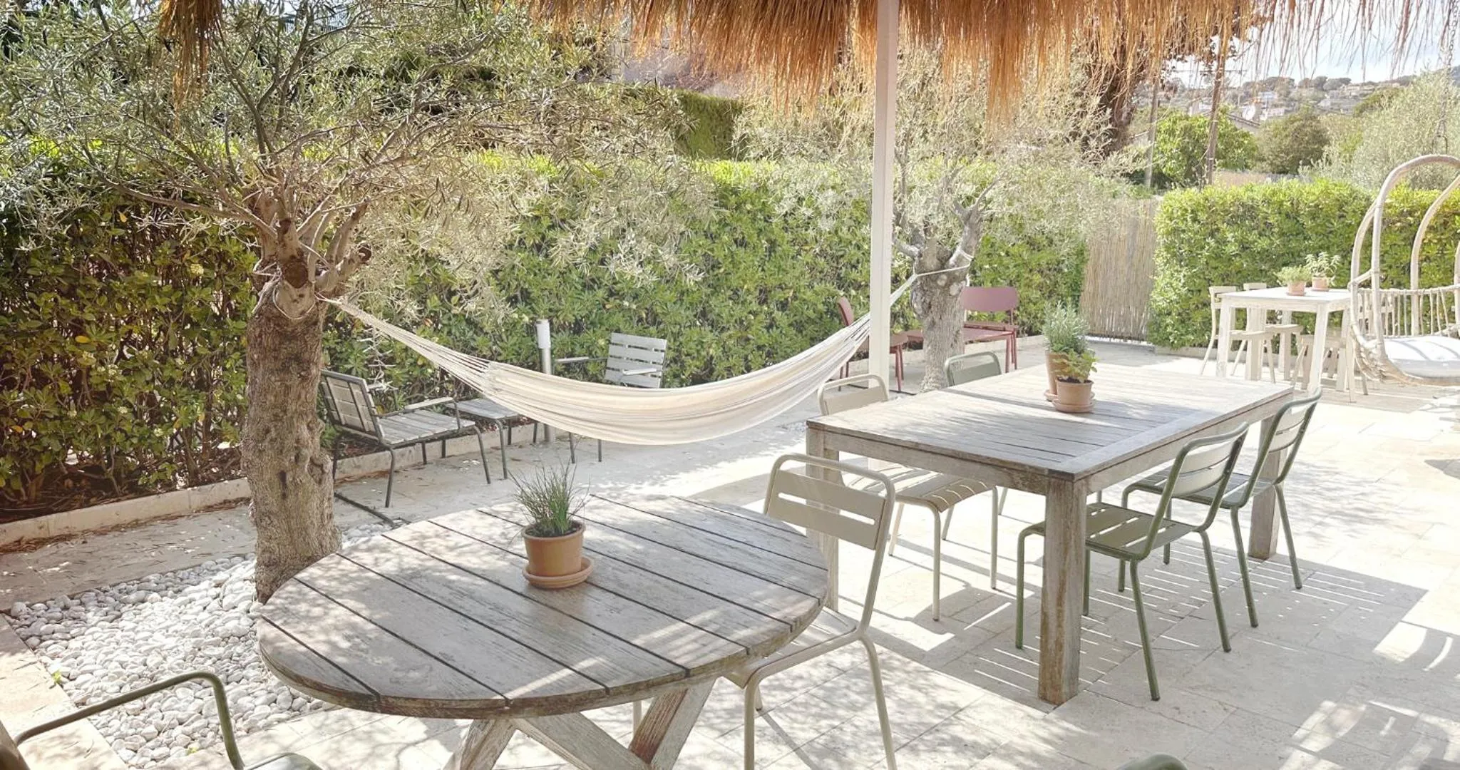 Patio in Blanc Sable Hôtel