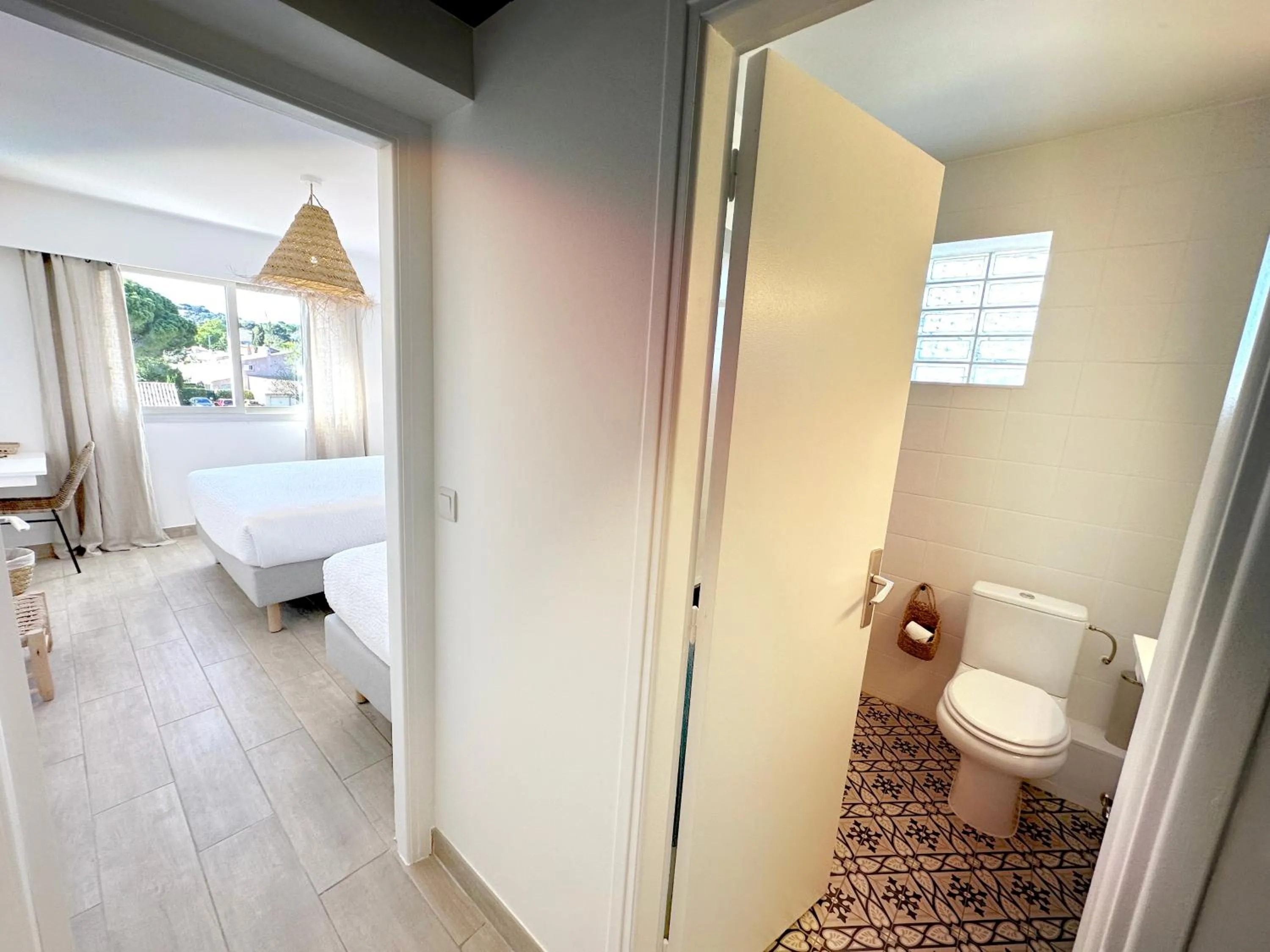 Photo of the whole room, Bed in Blanc Sable Hôtel