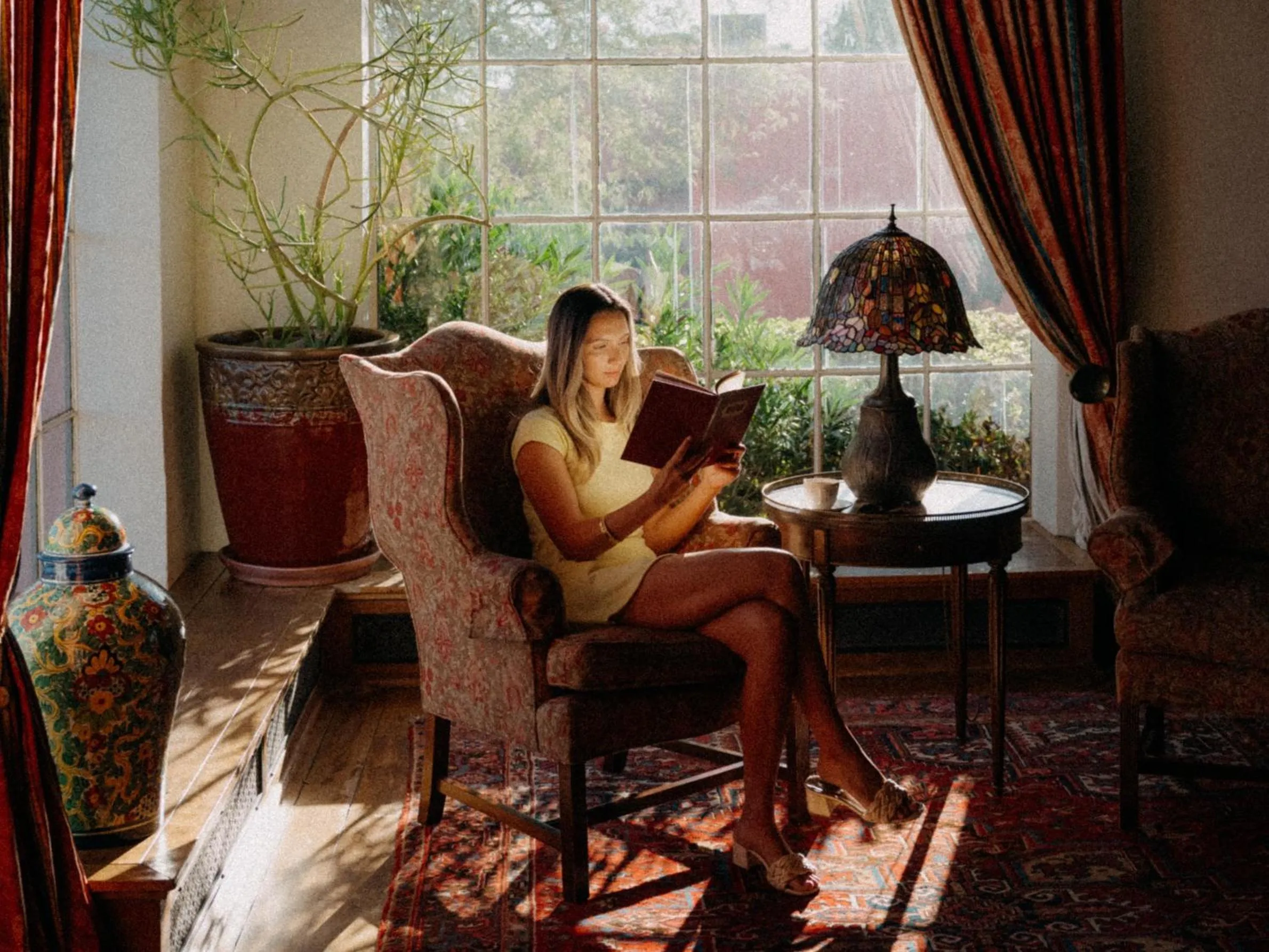 Library in Arizona Inn