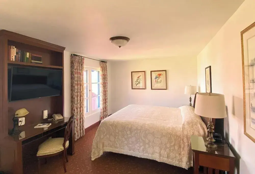 Standard King Room in Arizona Inn Standard King Room in Arizona Inn