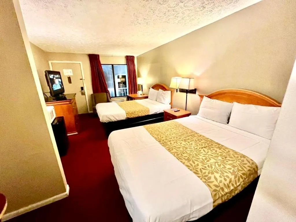 Bed in Rodeway Inn Jackson Northwest