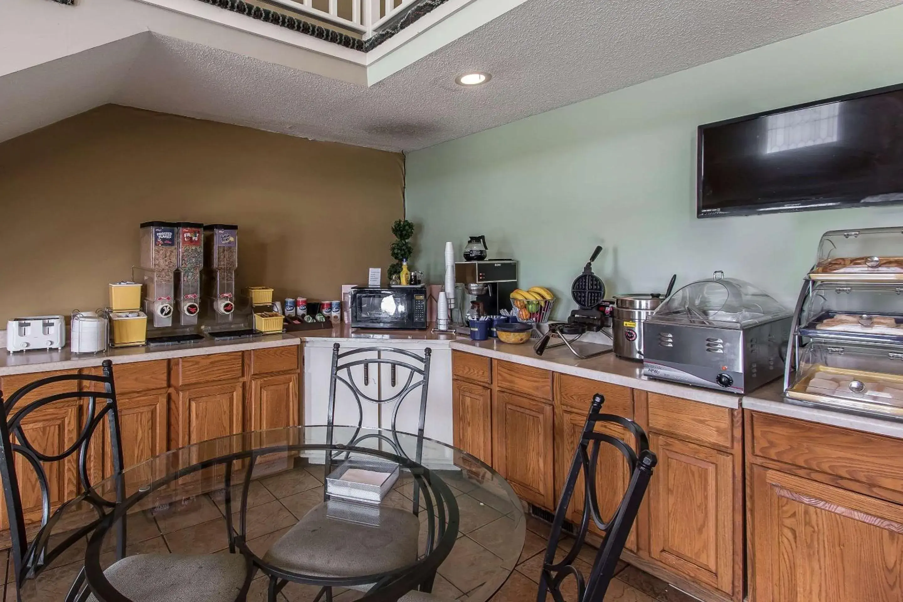 Restaurant/places to eat in Rodeway Inn Jackson Northwest Restaurant/places to eat in Rodeway Inn Jackson Northwest