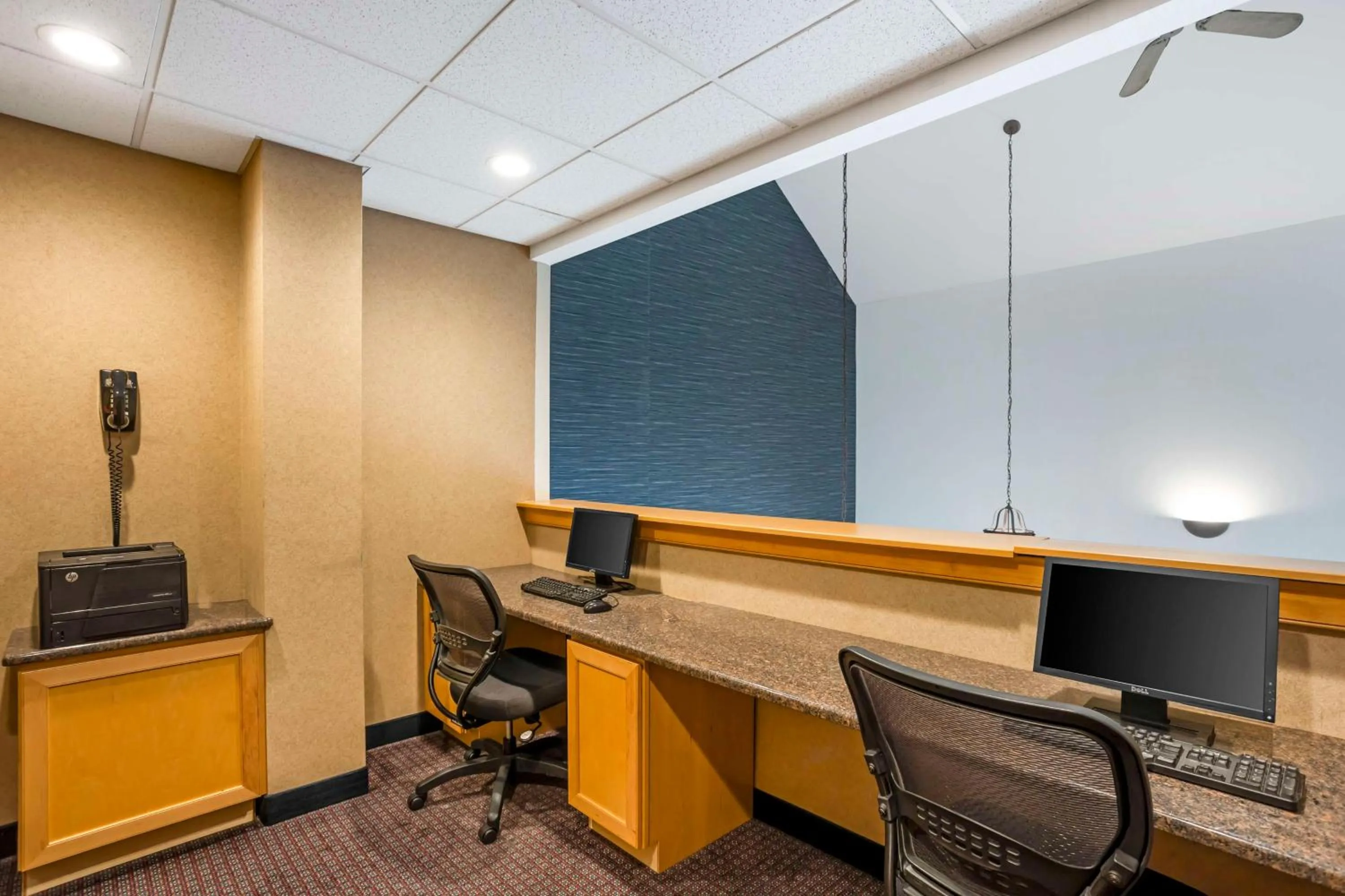 Business facilities in Best Western PLUS Revere Inn & Suites