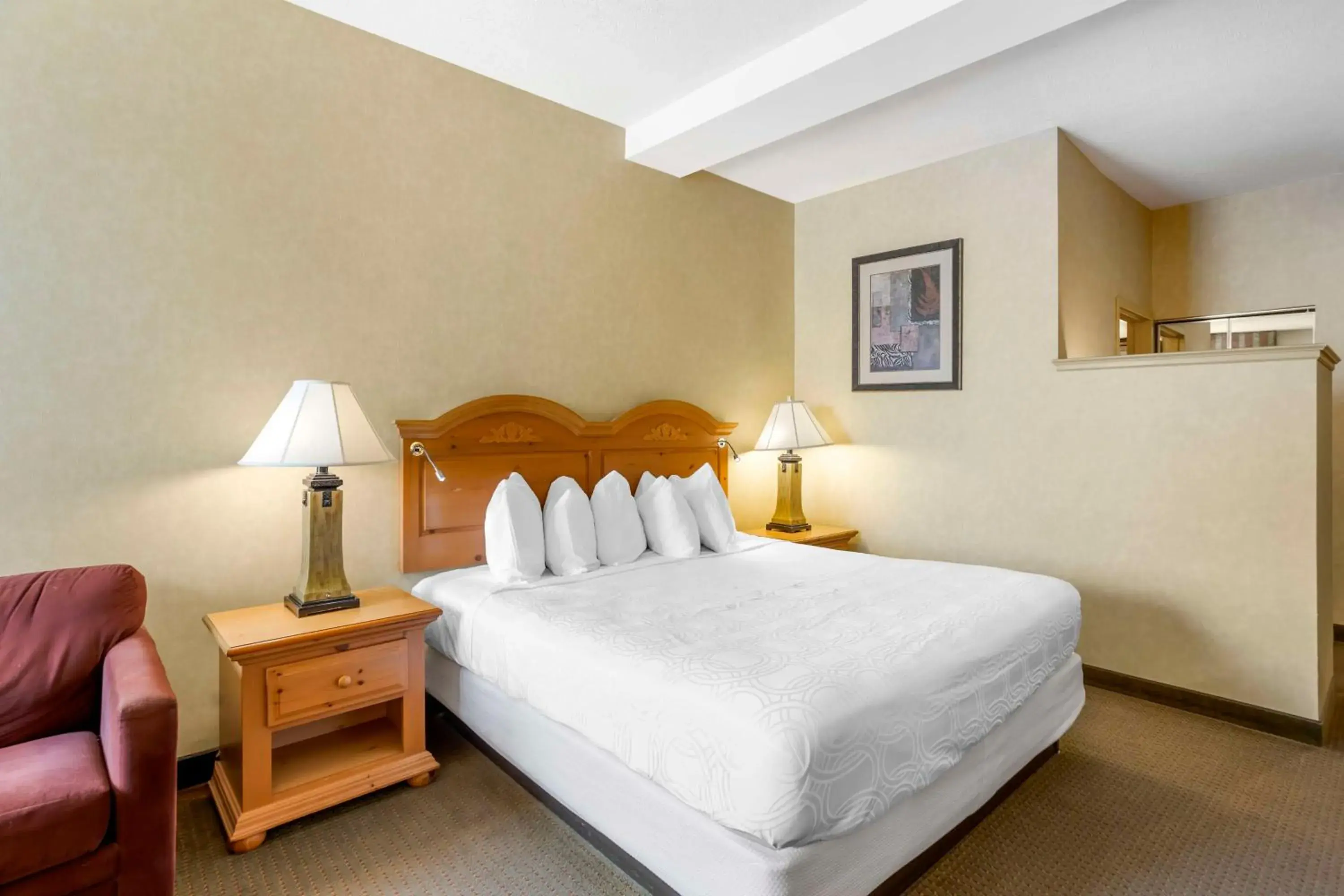 Bedroom, Bed in Best Western PLUS Revere Inn & Suites Bedroom, Bed in Best Western PLUS Revere Inn & Suites