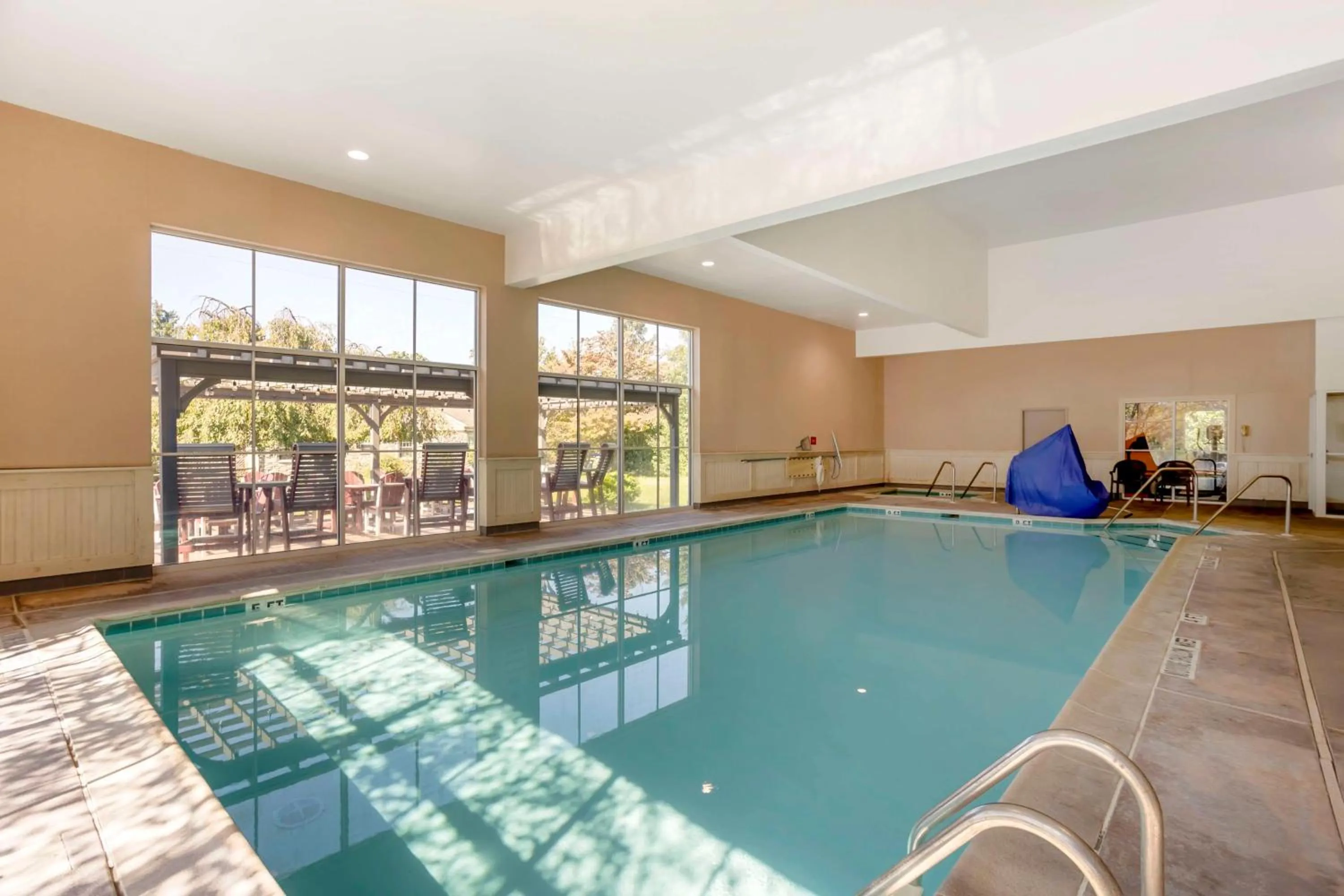 Pool view in Best Western PLUS Revere Inn & Suites