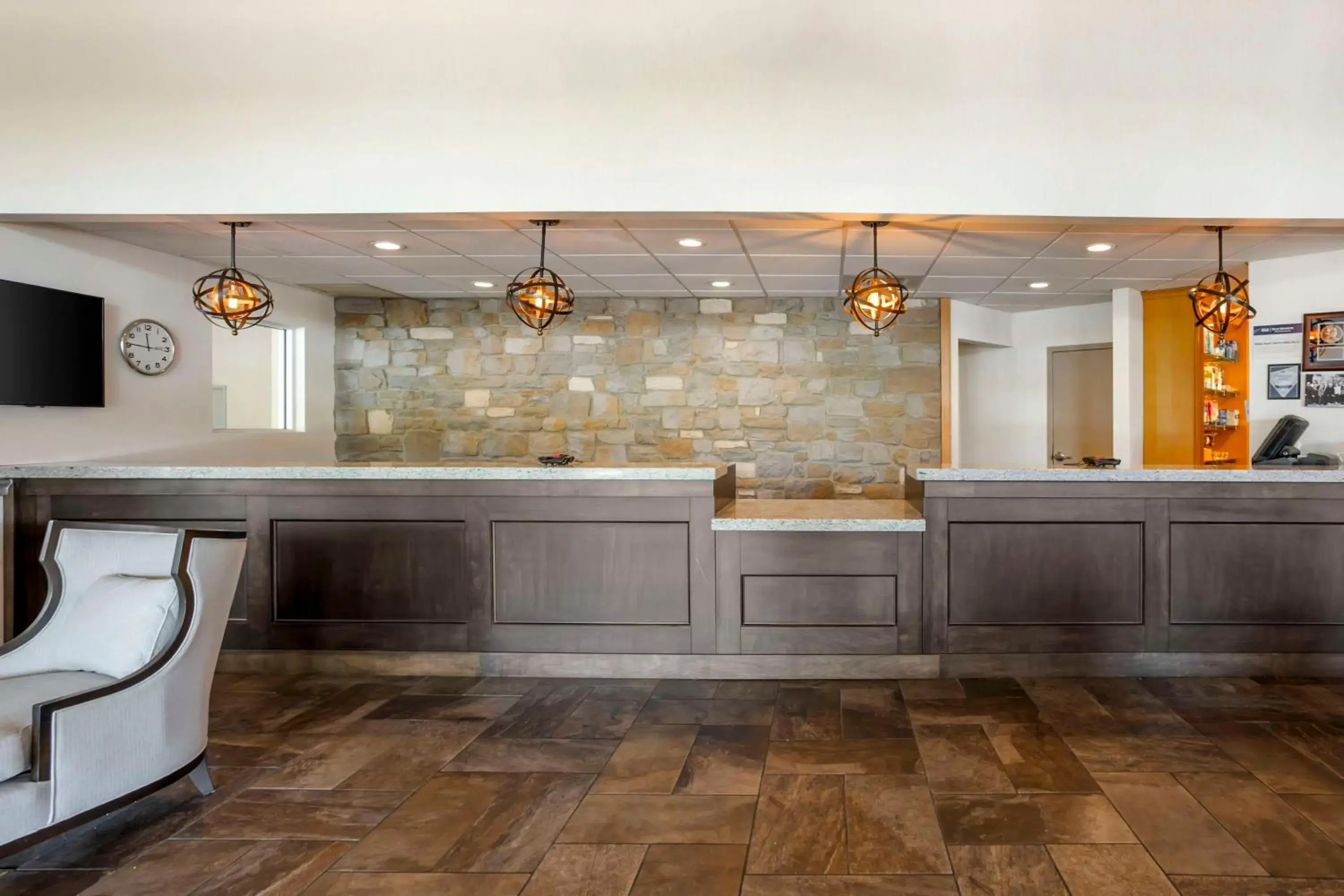 Lobby or reception in Best Western PLUS Revere Inn & Suites Lobby or reception in Best Western PLUS Revere Inn & Suites