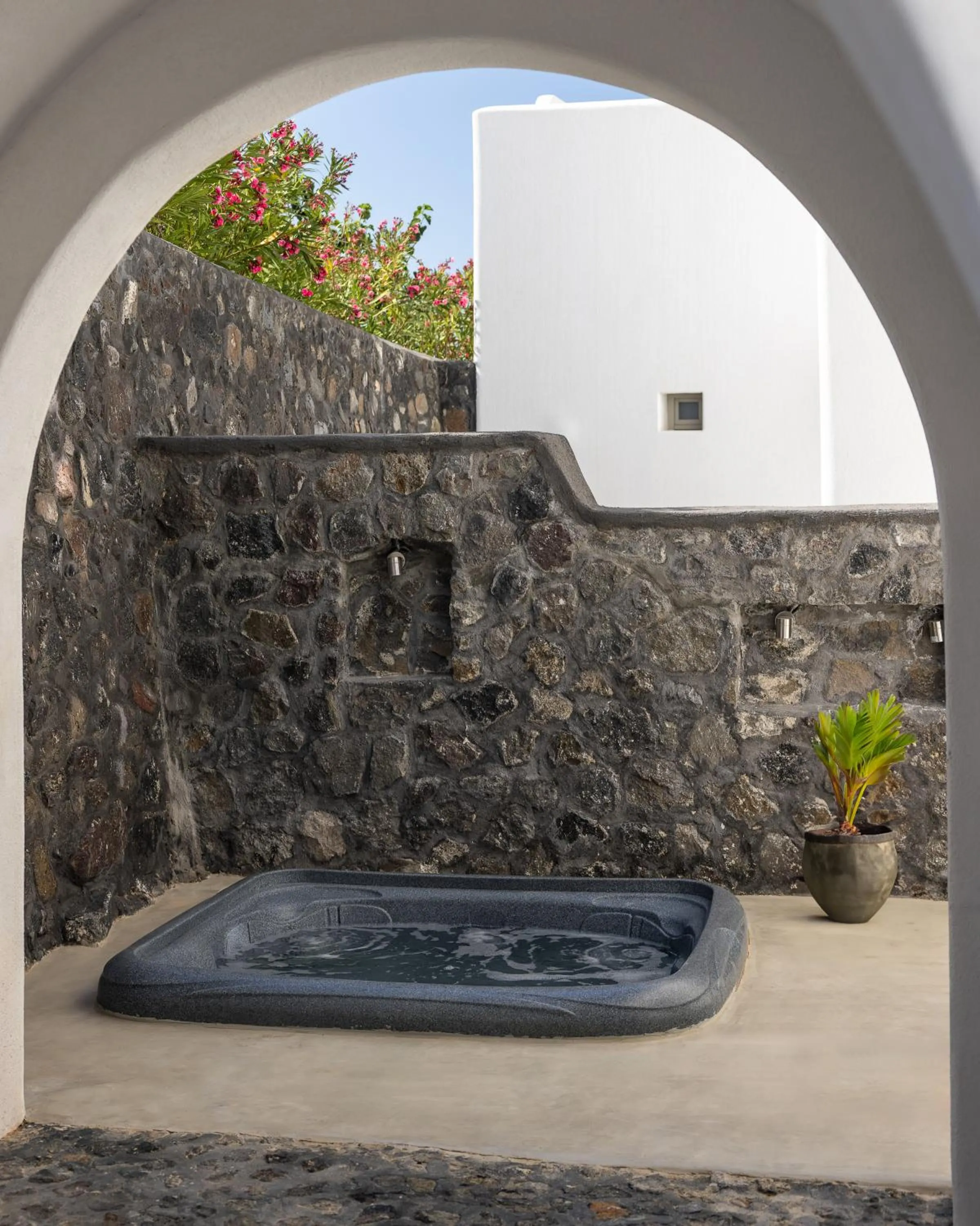 Hot Tub in Danae Suites Santorini