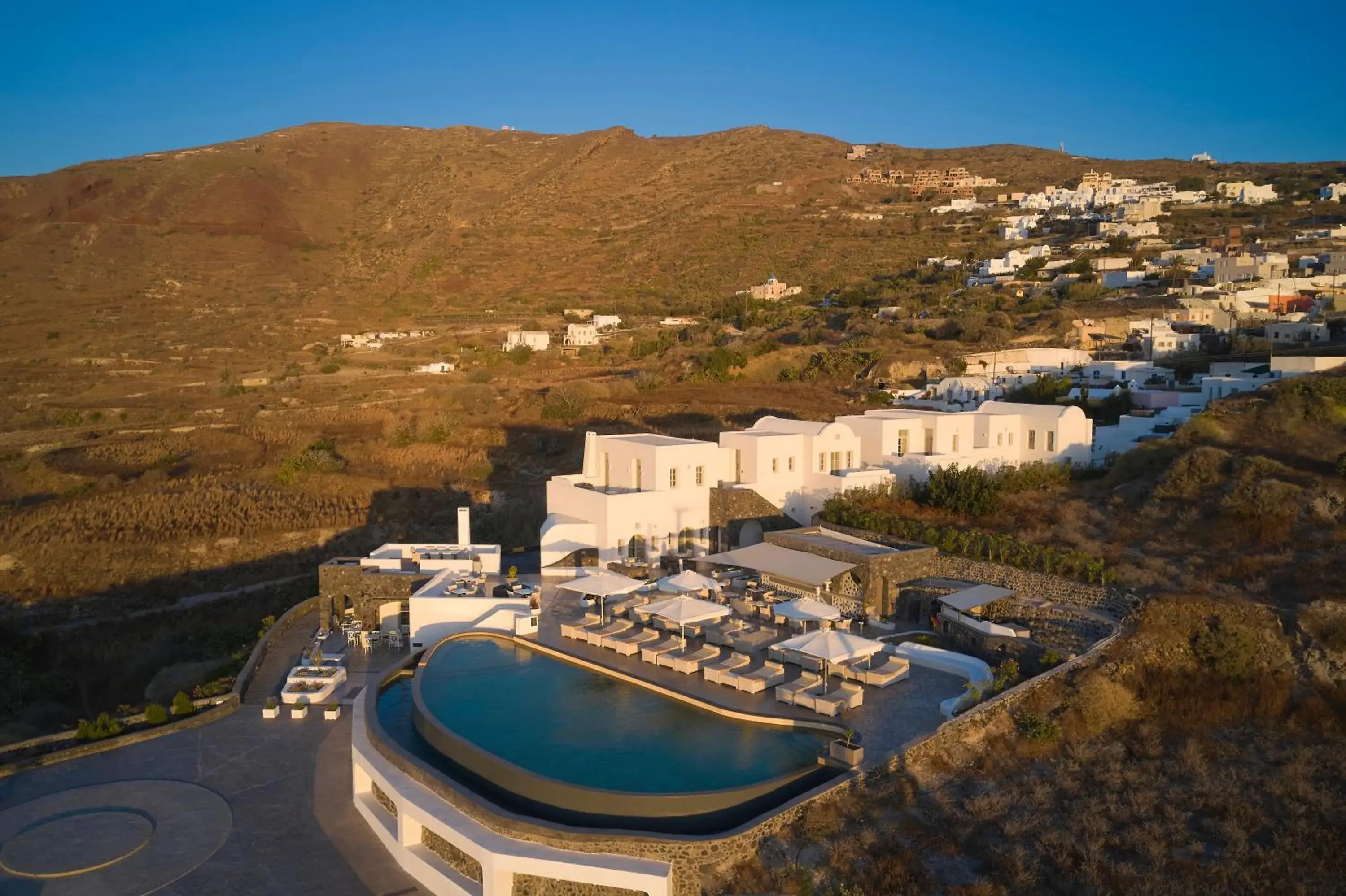 Property building in Danae Suites Santorini Property building in Danae Suites Santorini
