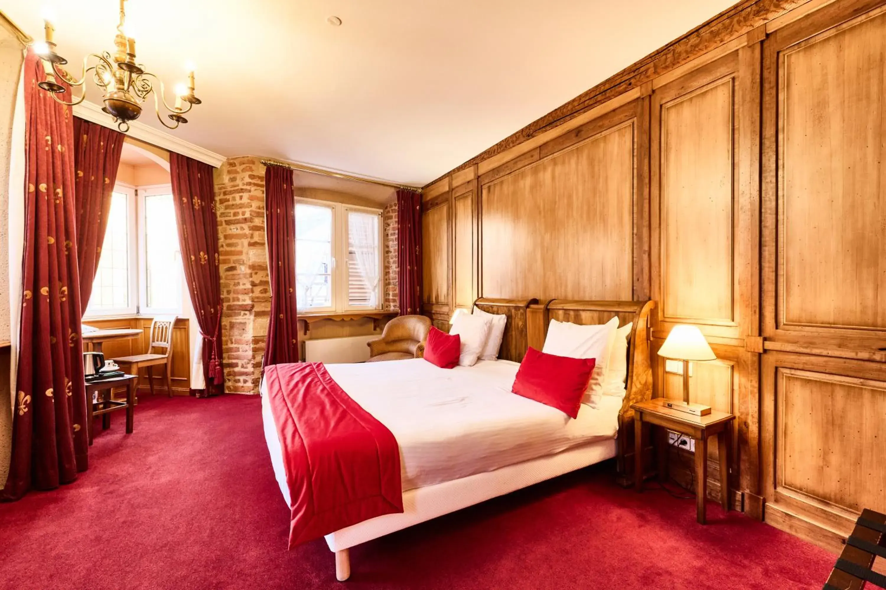 Bed in Hotel Saint-Martin Bed in Hotel Saint-Martin