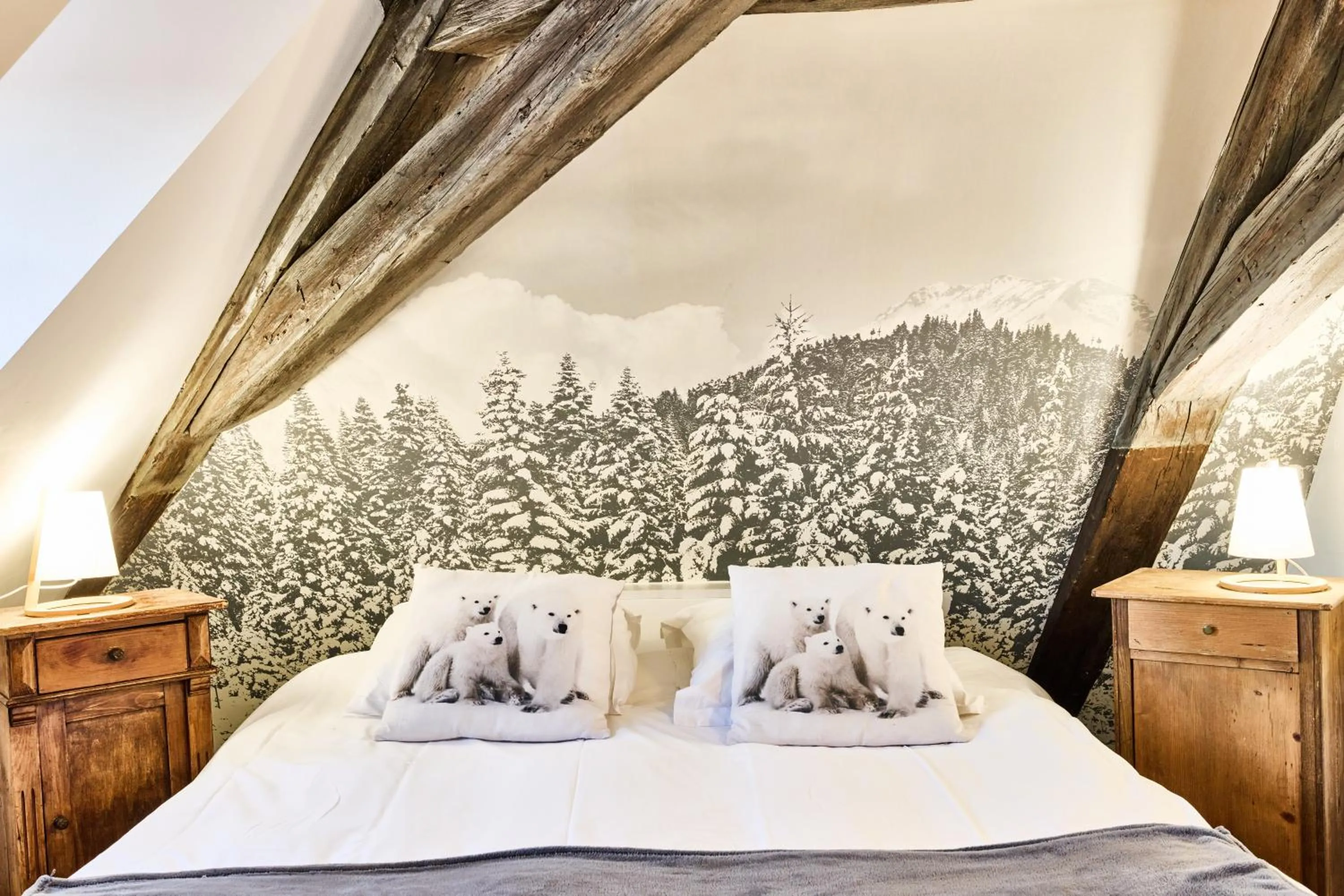 Bed in Hotel Saint-Martin