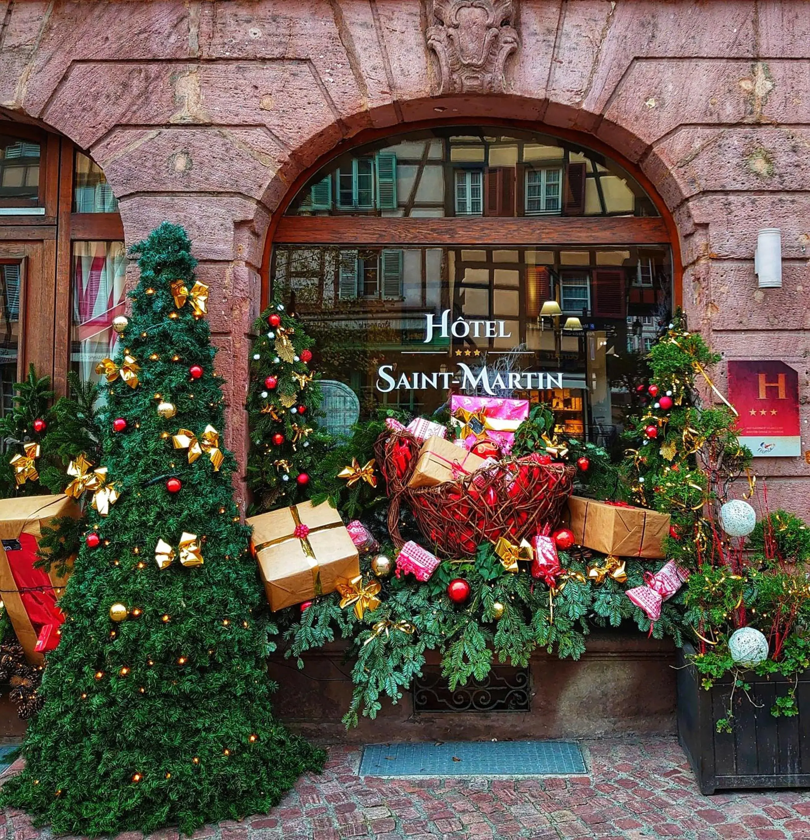 City view in Hotel Saint-Martin City view in Hotel Saint-Martin