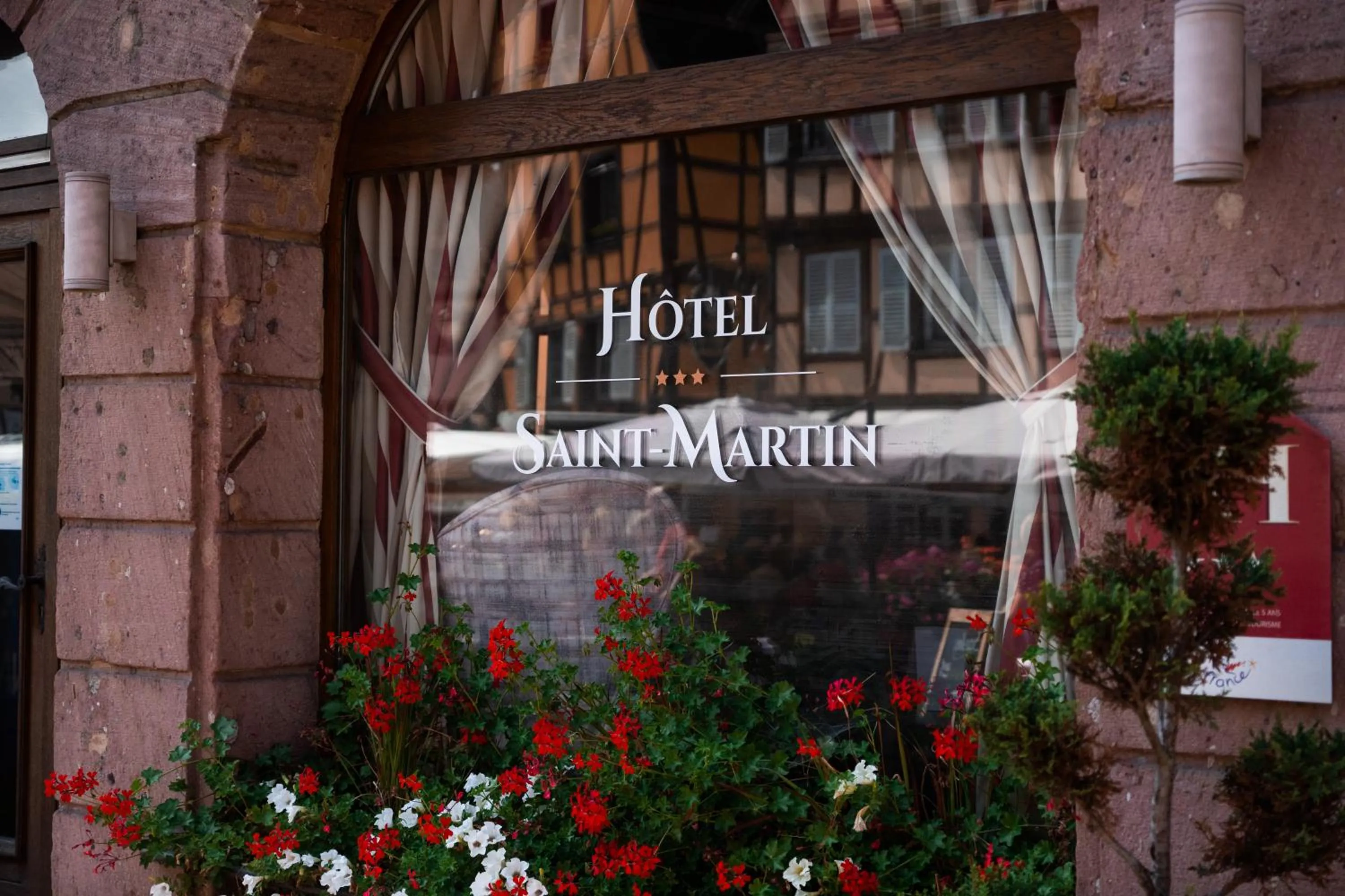Logo/Certificate/Sign in Hotel Saint-Martin