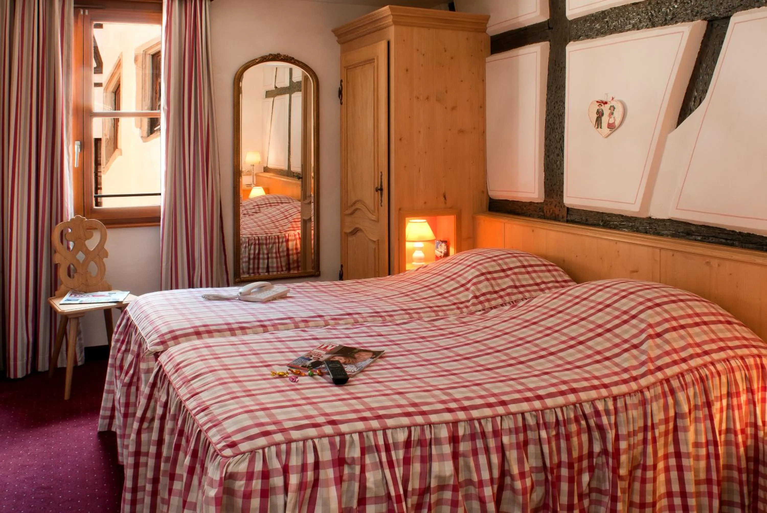 Photo of the whole room, Bed in Hotel Saint-Martin