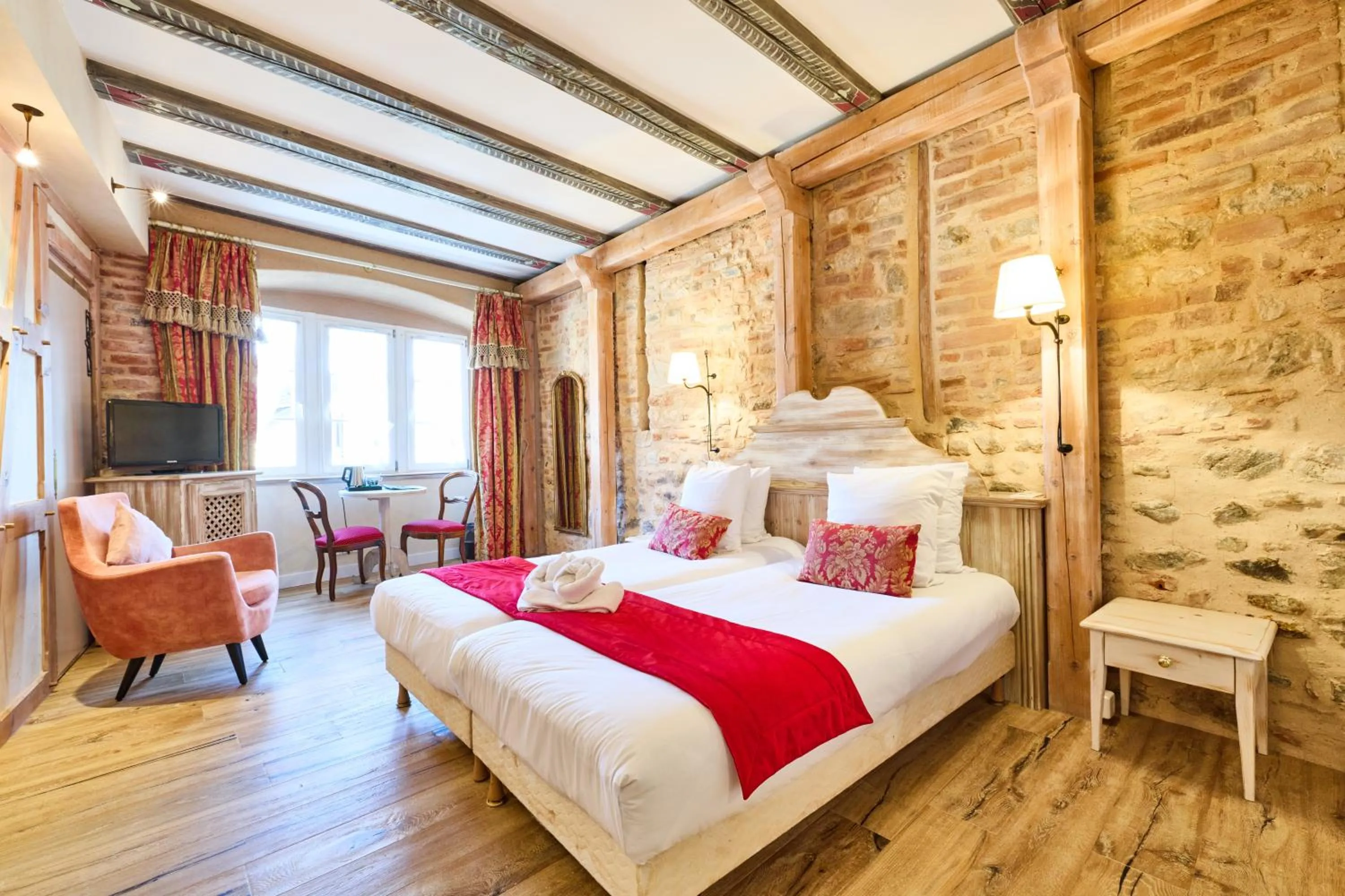 Bed in Hotel Saint-Martin