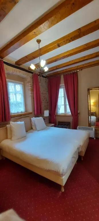 Bed in Hotel Saint-Martin