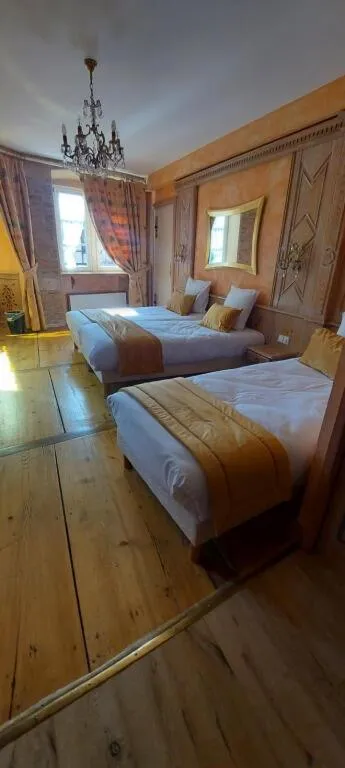 Photo of the whole room, Bed in Hotel Saint-Martin
