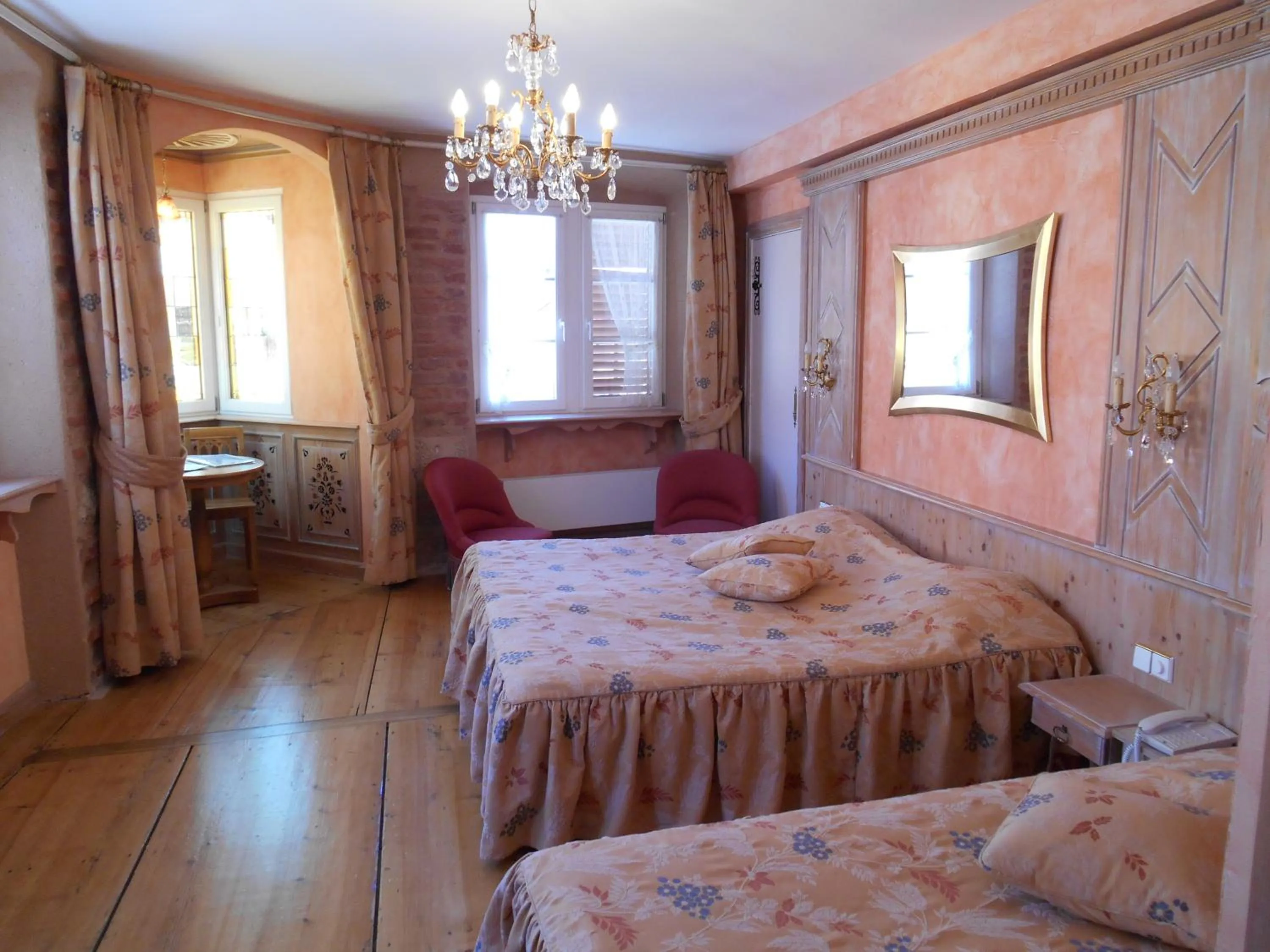 Photo of the whole room, Bed in Hotel Saint-Martin