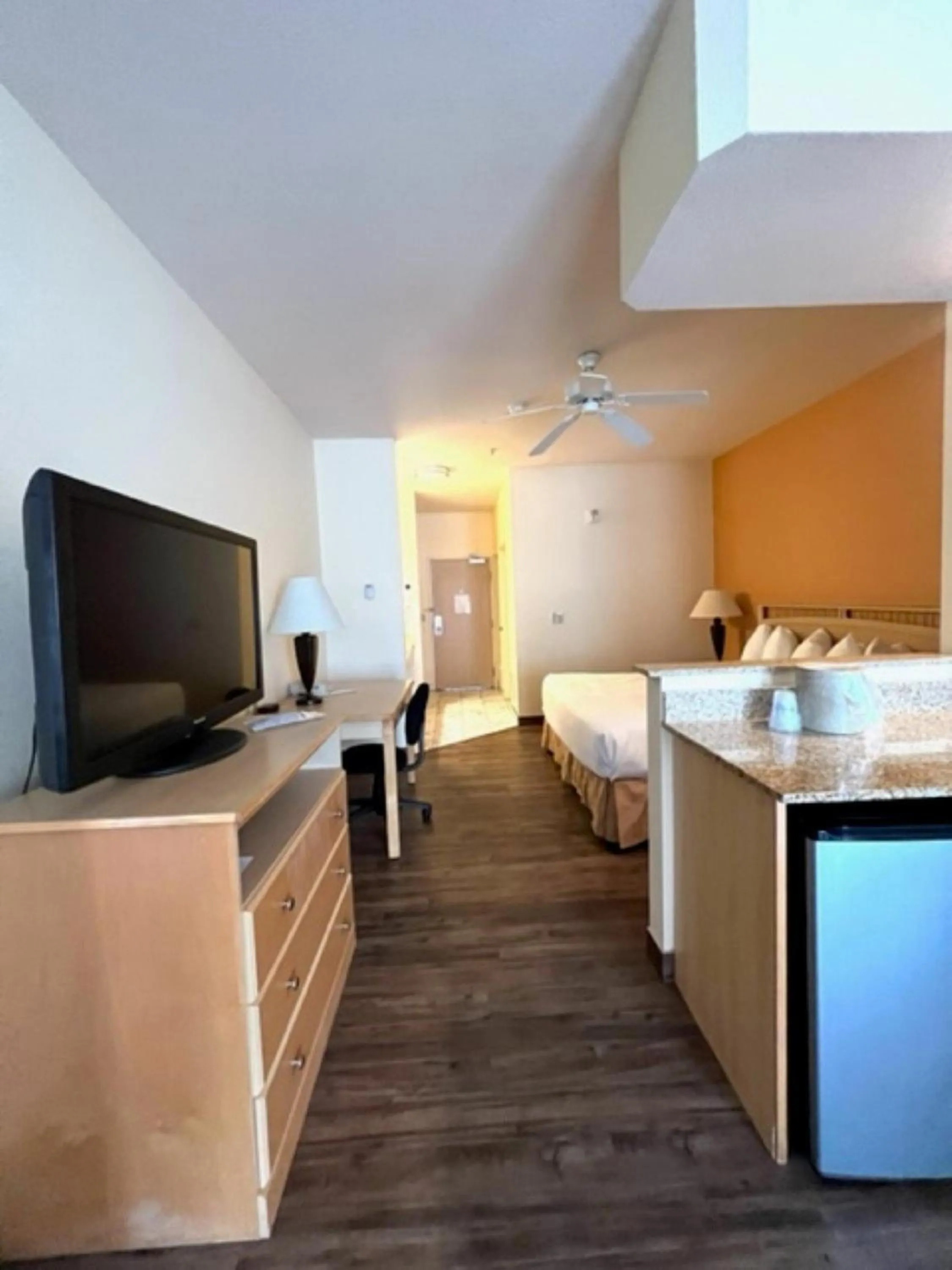 Bedroom, Bed in Lighthouse Suites Inn