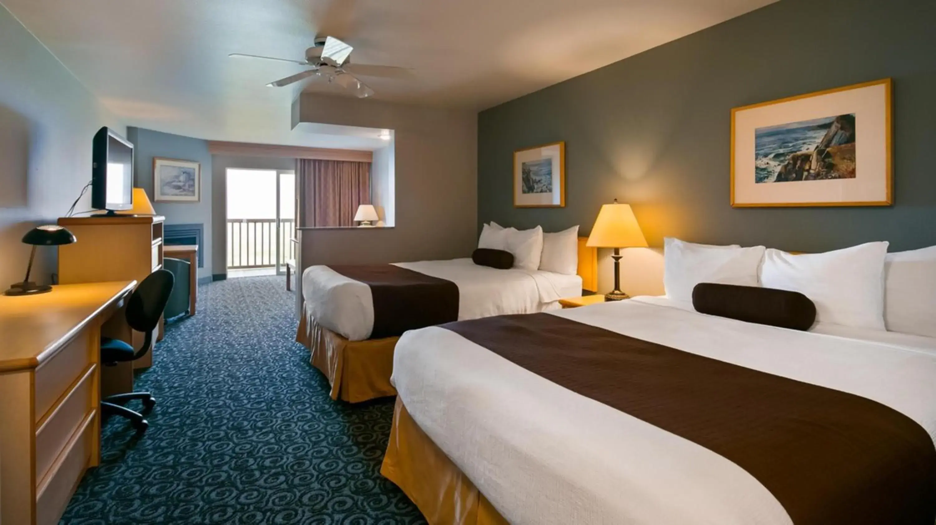 Two Queen Beds with Ocean View in Lighthouse Suites Inn Two Queen Beds with Ocean View in Lighthouse Suites Inn