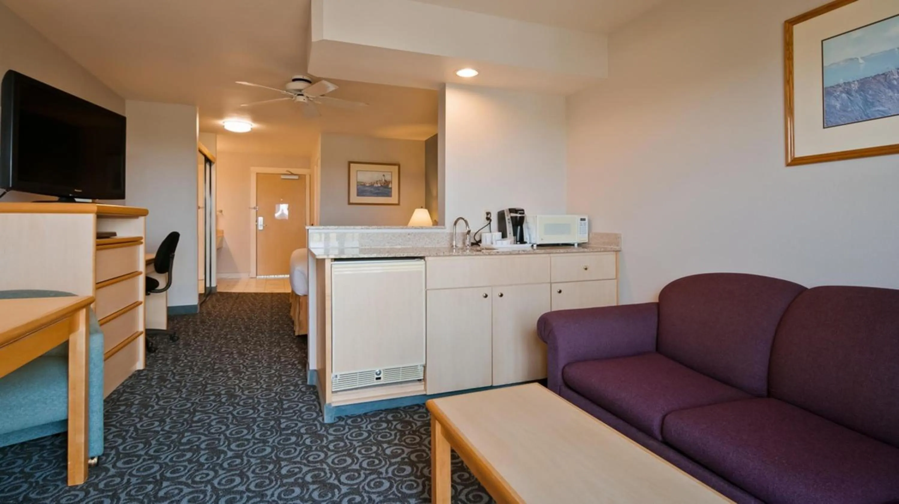 Bedroom in Lighthouse Suites Inn