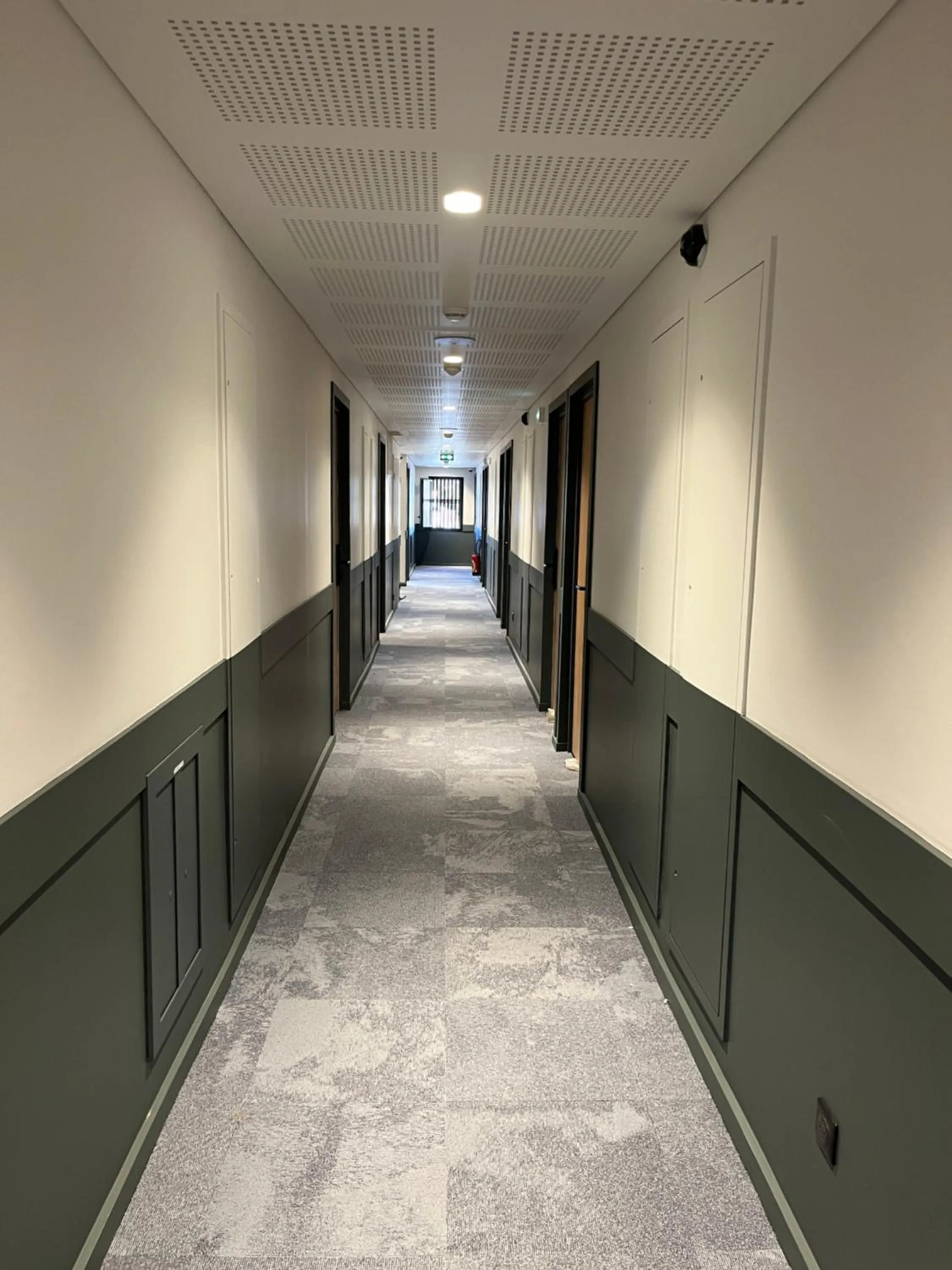 Property building in Hôtel Le Relais des Brasseurs - Aubagne