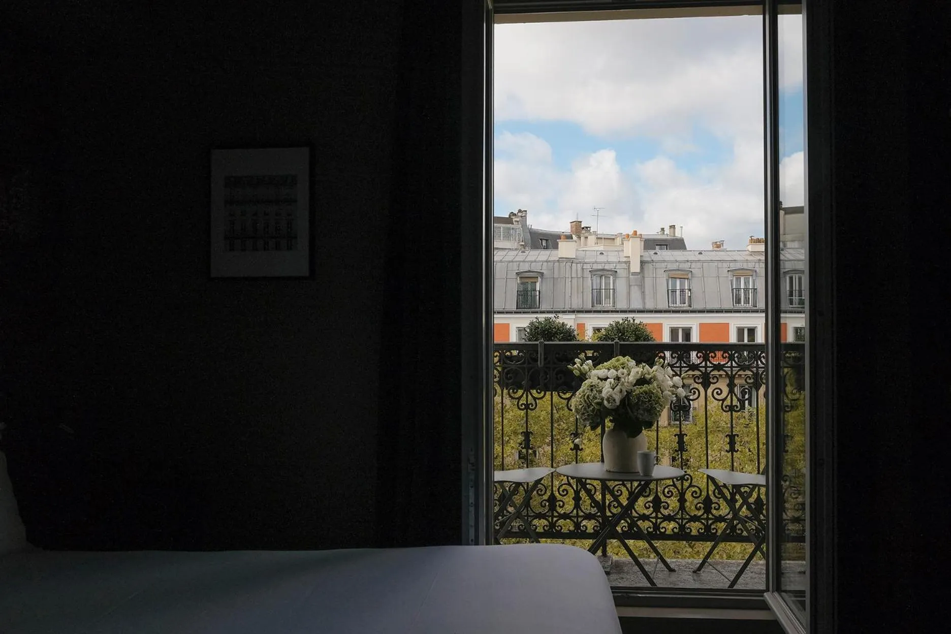 Bird's eye view, Bed in Rayz Eiffel