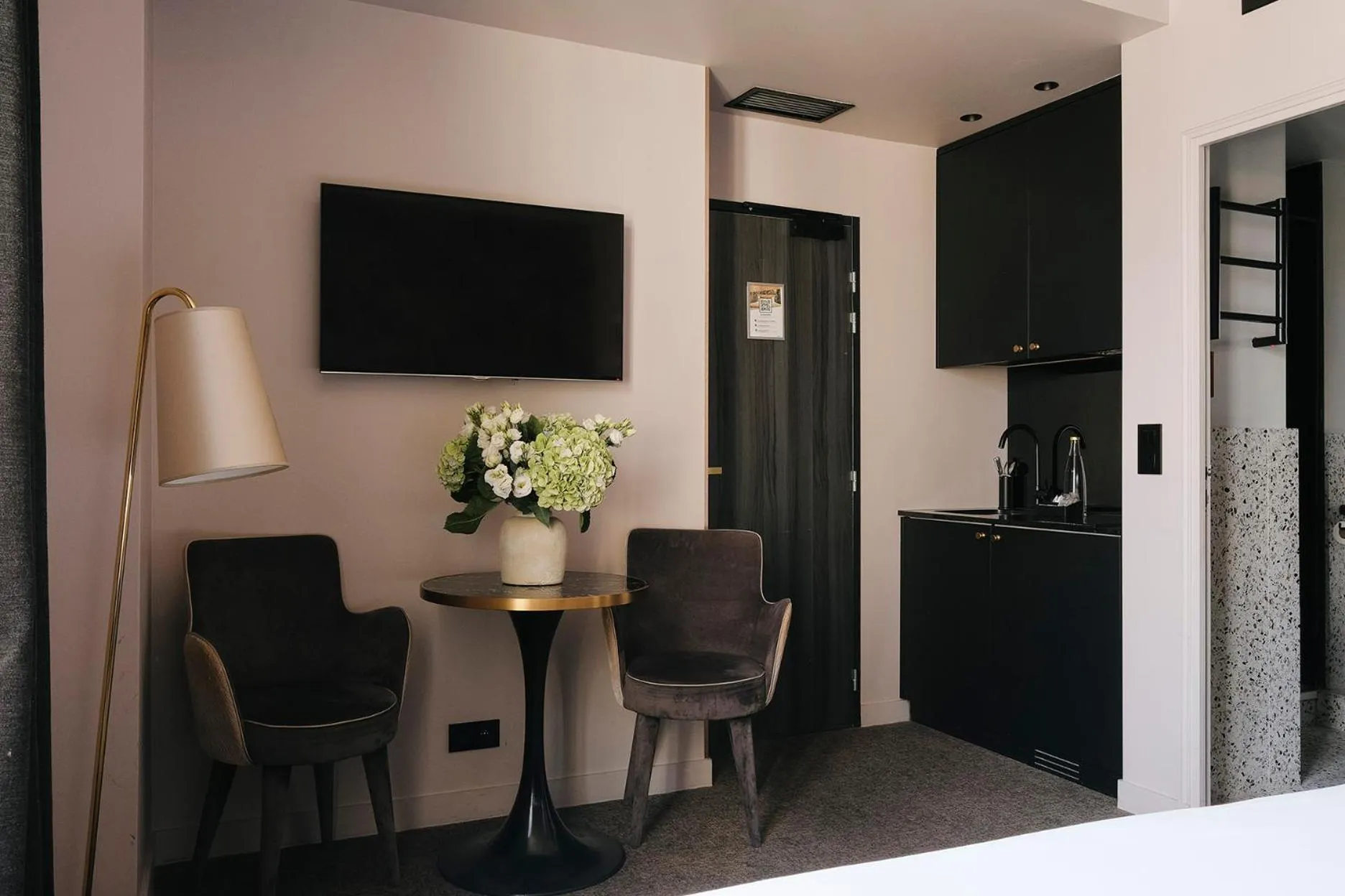 Kitchen or kitchenette in Rayz Eiffel