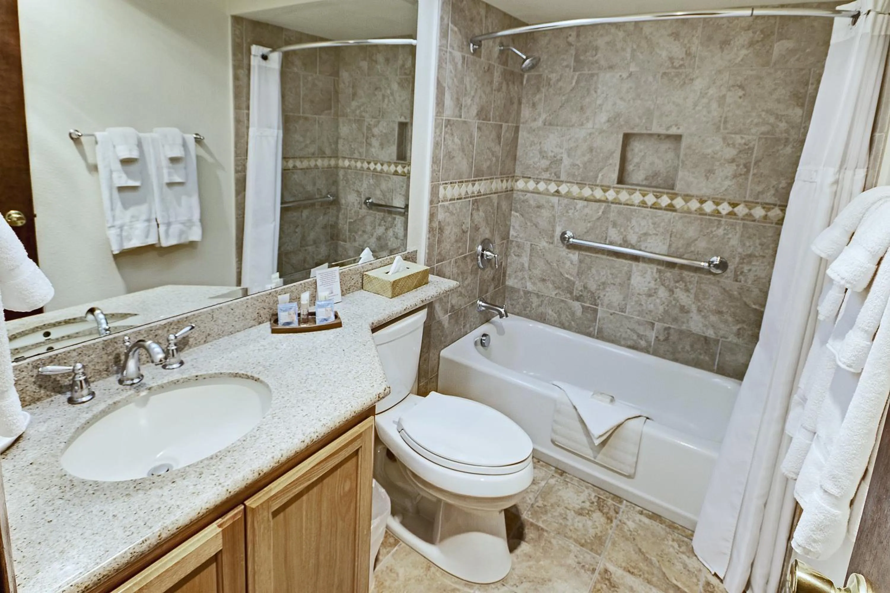 Photo of the whole room in Heidelberg Inn & Resort