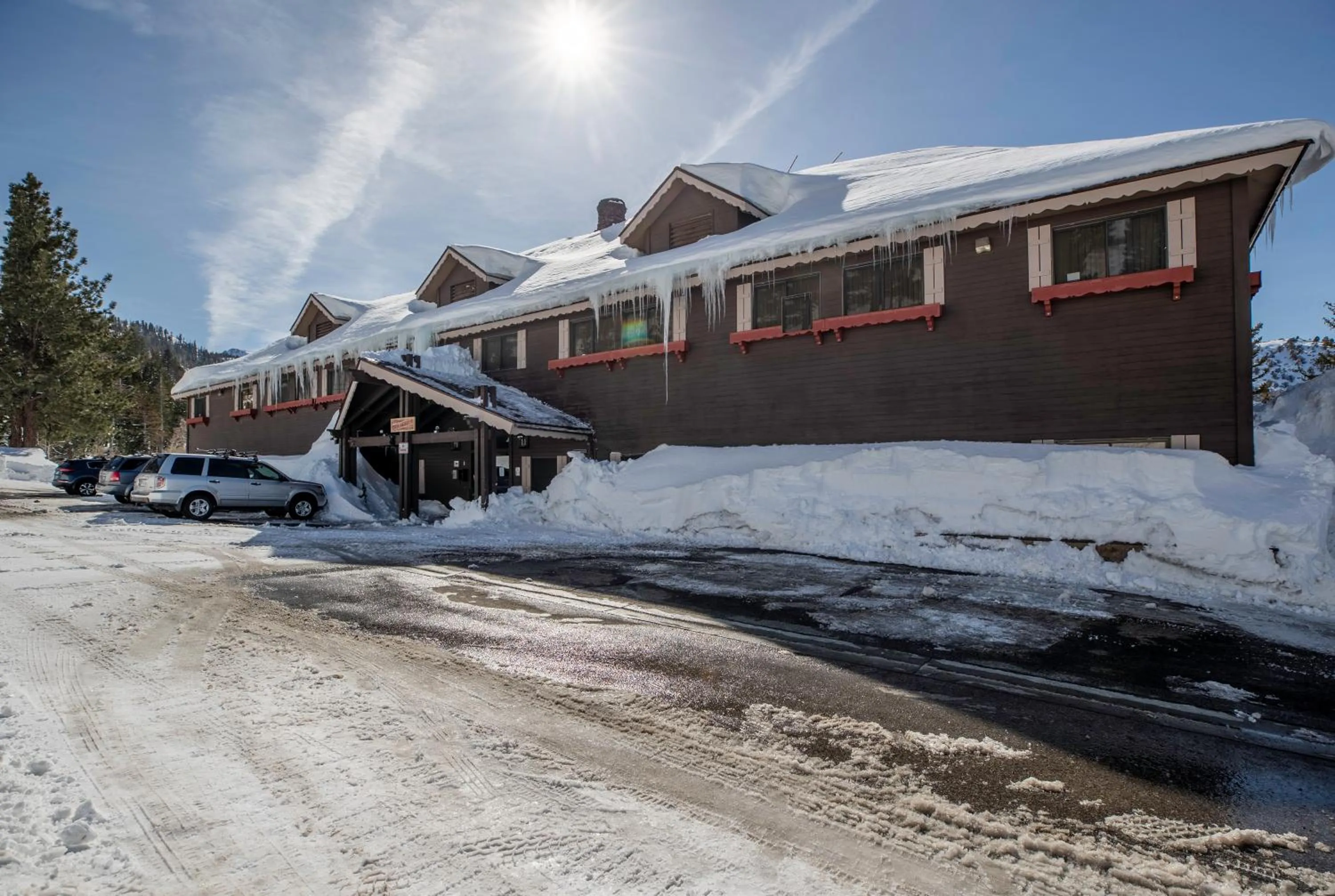 Property building in Heidelberg Inn & Resort