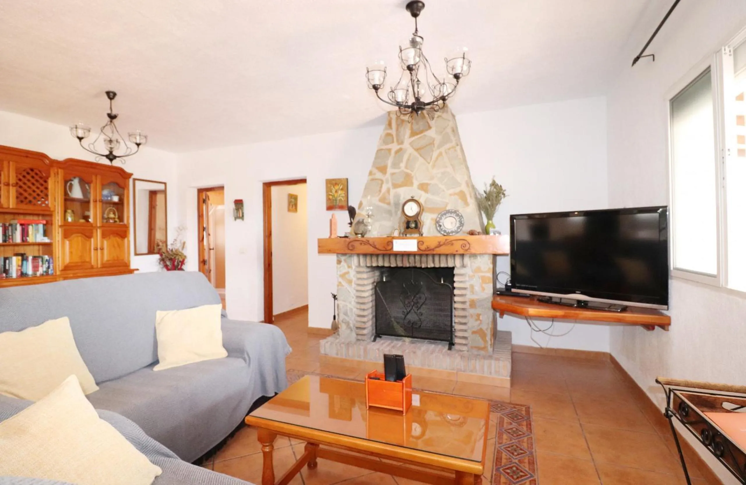 Communal lounge/ TV room in Villa Rocio by SpainSunRentals 1008