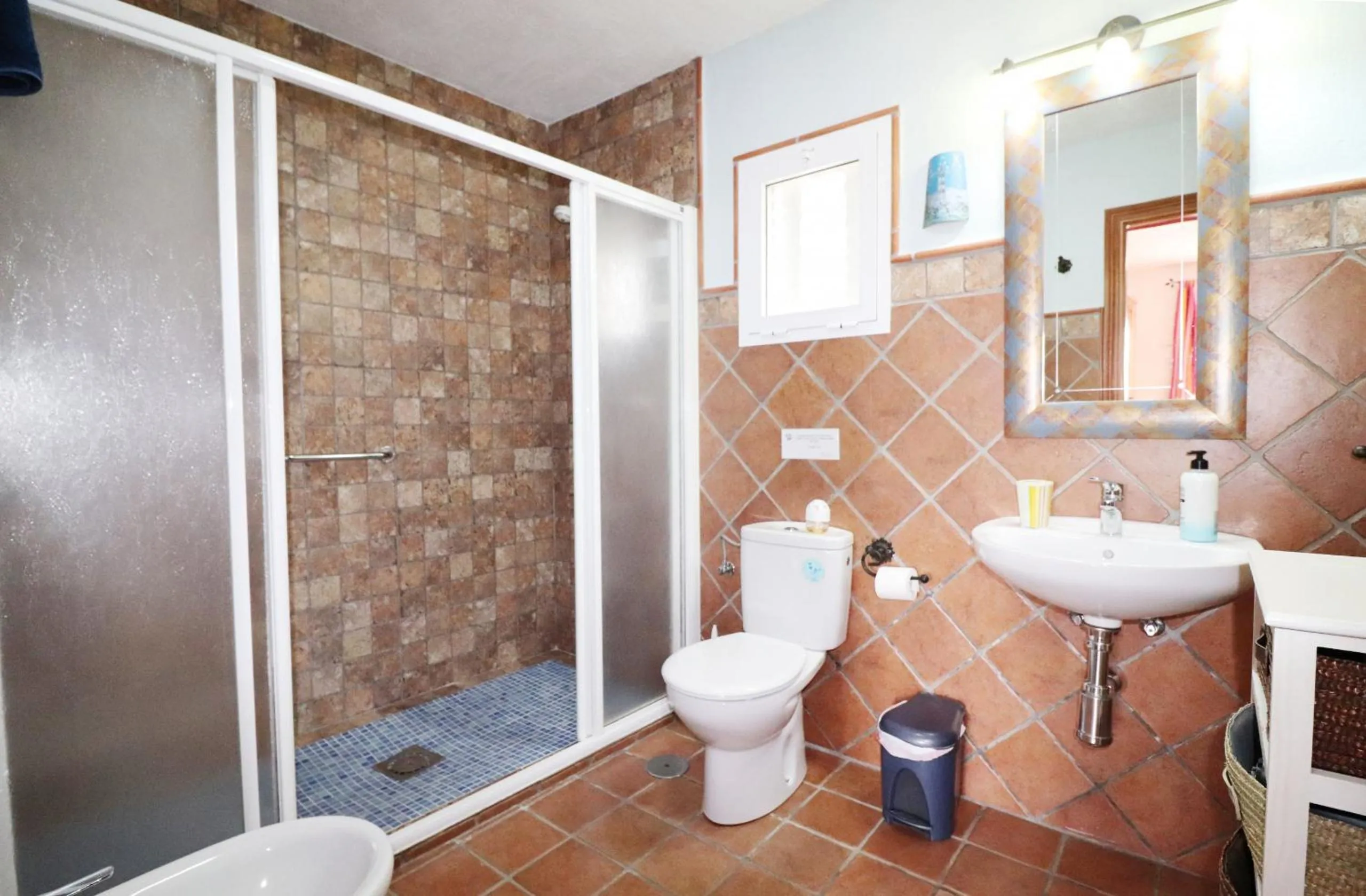Bathroom in Villa Rocio by SpainSunRentals 1008