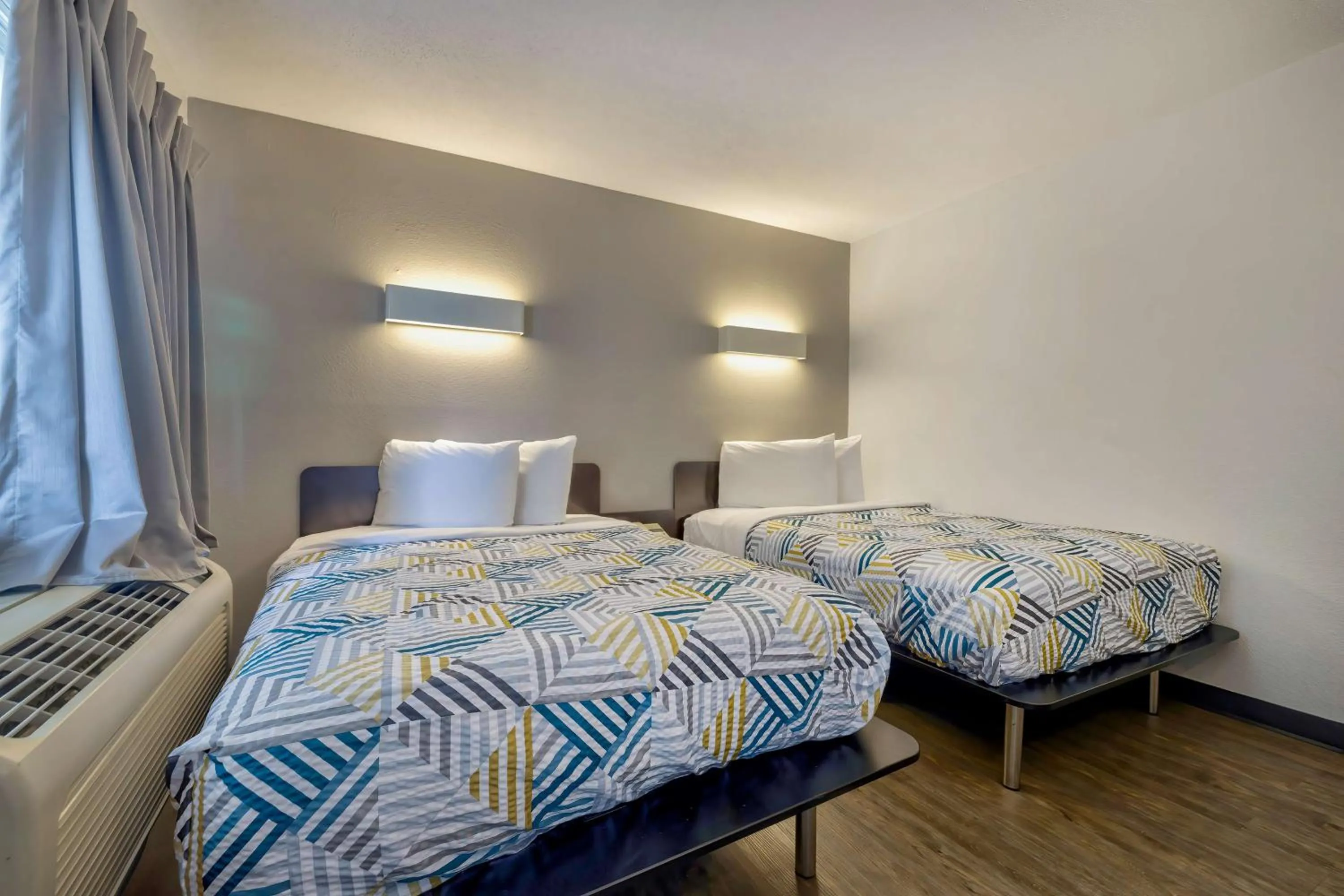 Bedroom, Bed in Motel 6-Oshkosh, WI