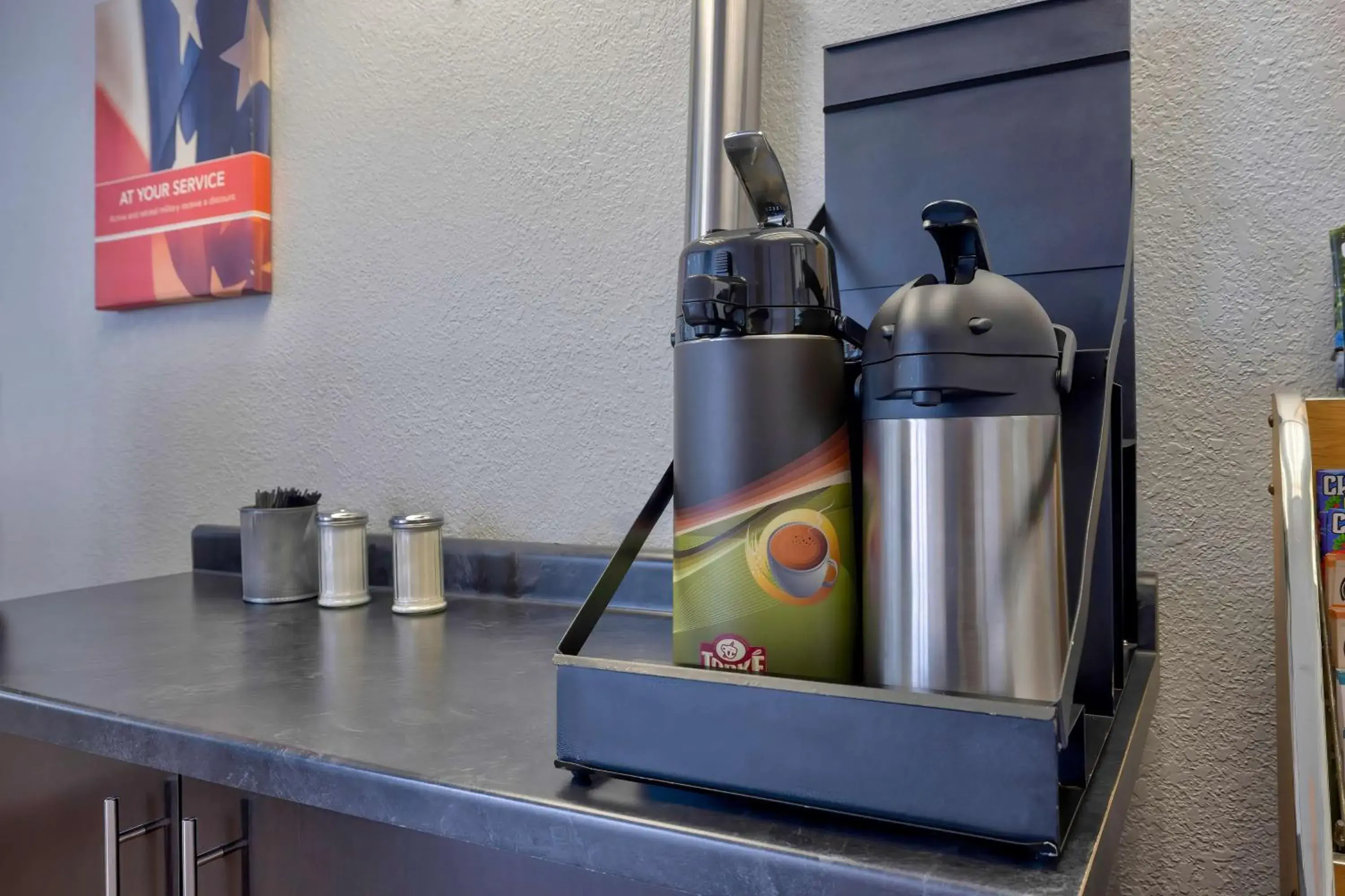 Restaurant/places to eat in Motel 6-Oshkosh, WI Restaurant/places to eat in Motel 6-Oshkosh, WI