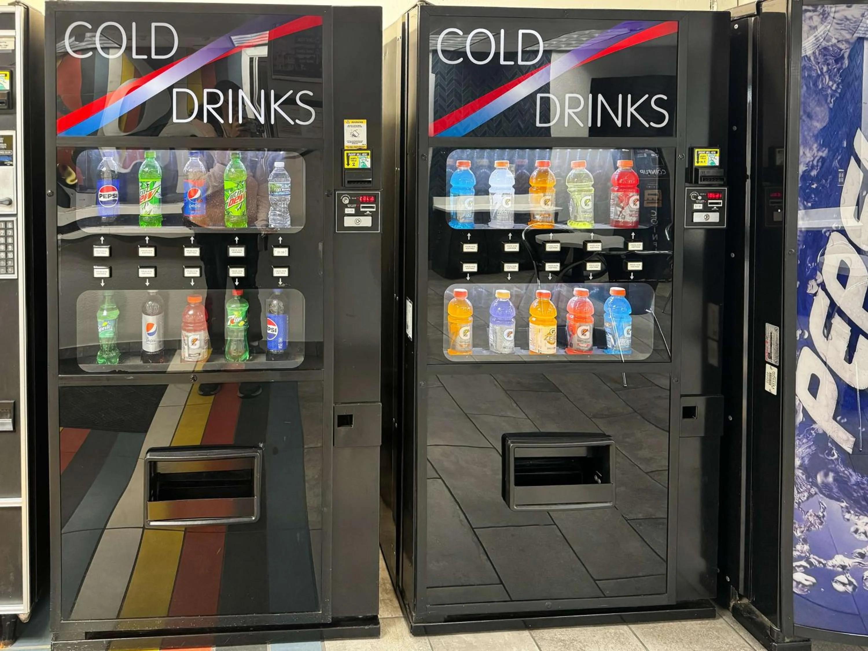 Property building in Motel 6-Oshkosh, WI