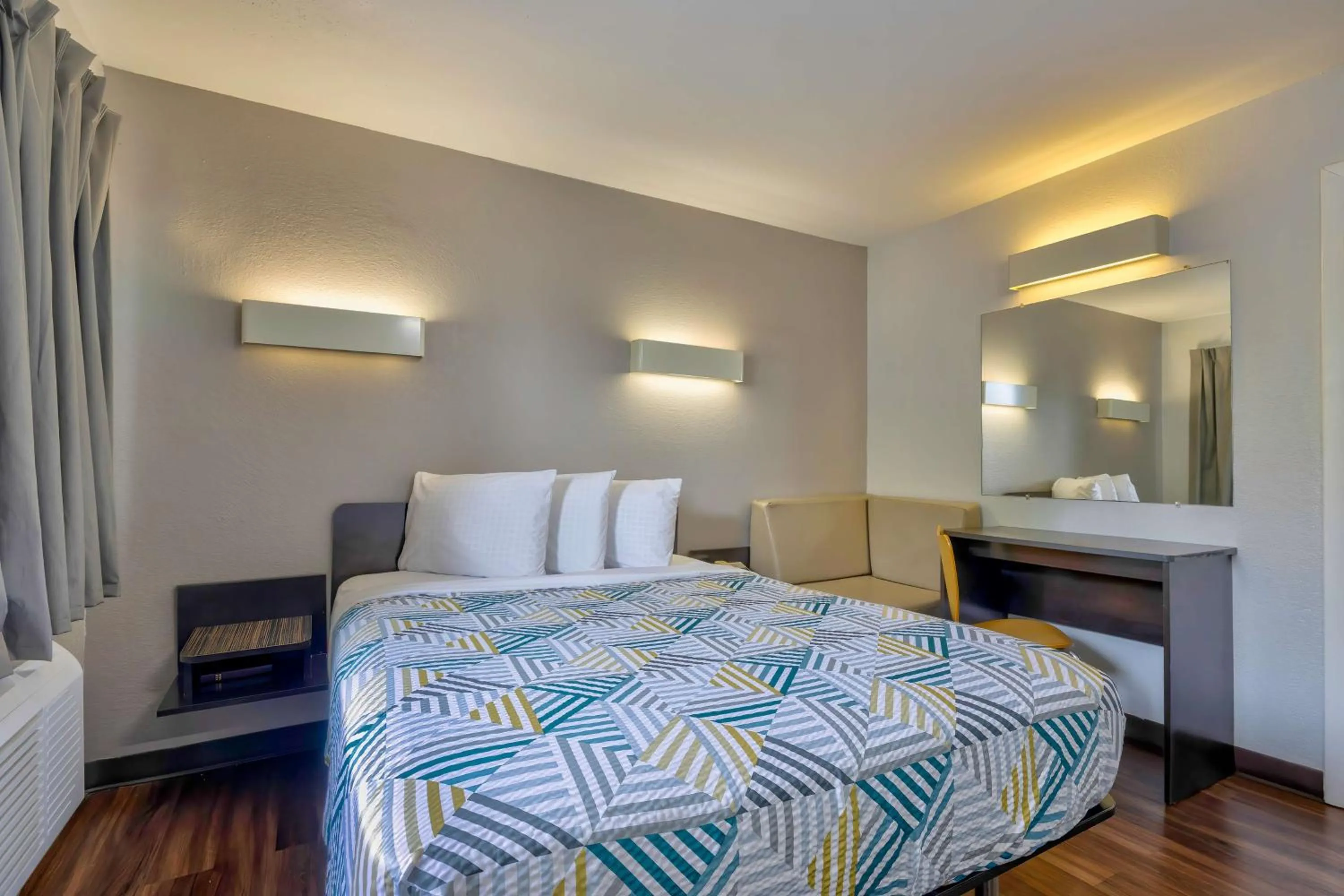 Bedroom, Bed in Motel 6-Oshkosh, WI