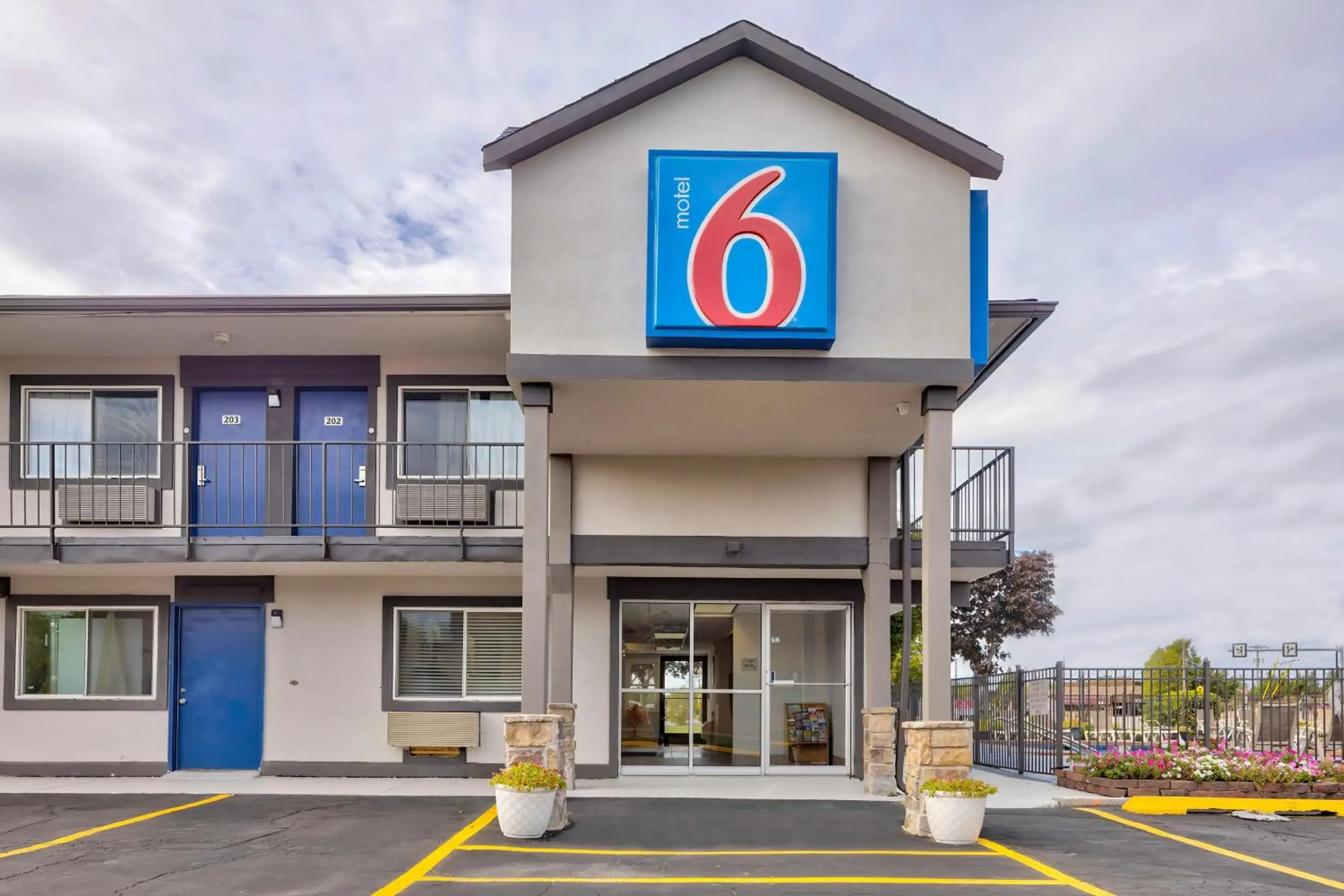 Property building in Motel 6-Oshkosh, WI Property building in Motel 6-Oshkosh, WI